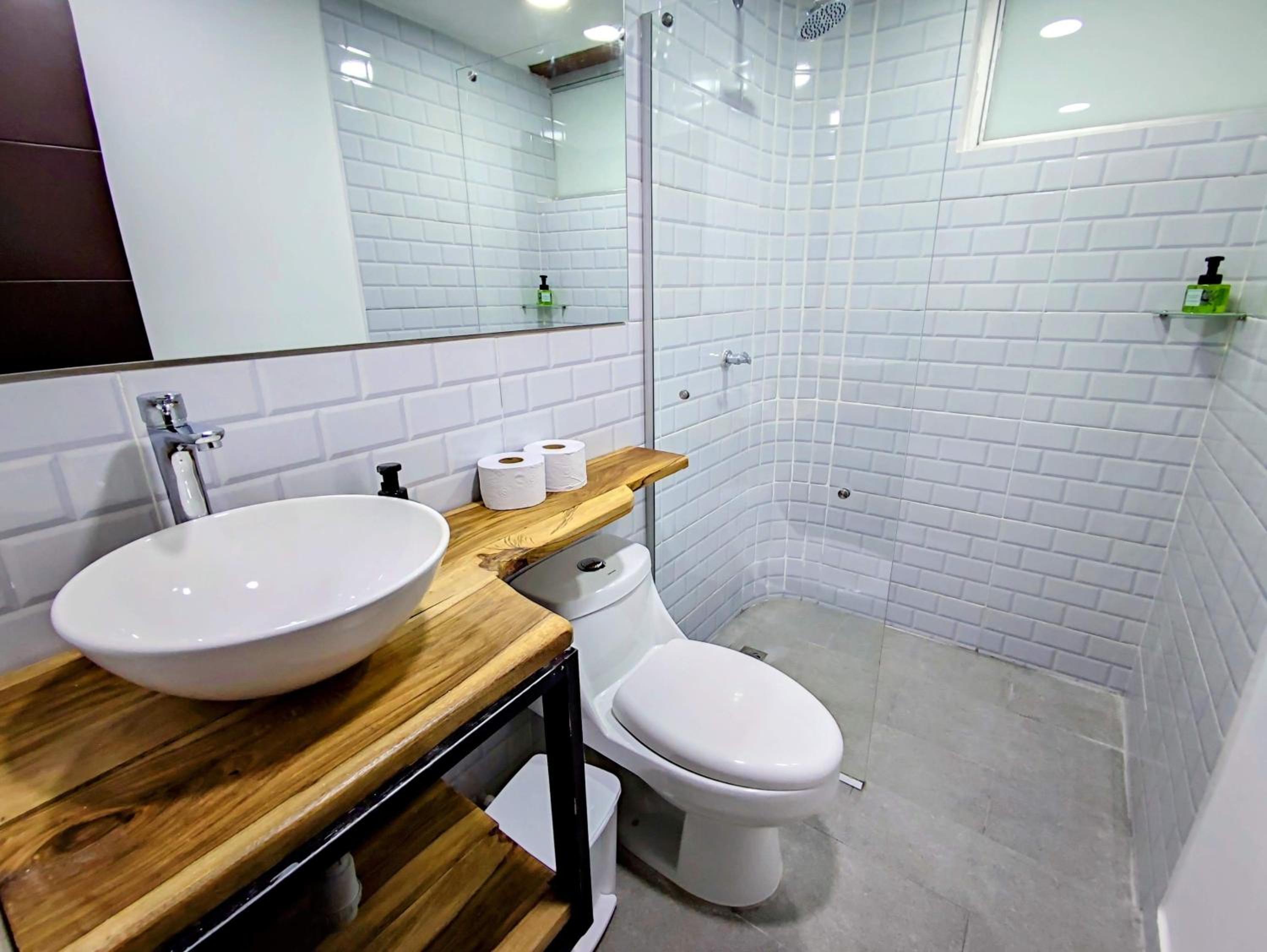 Family Room with Private Bathroom photo 2