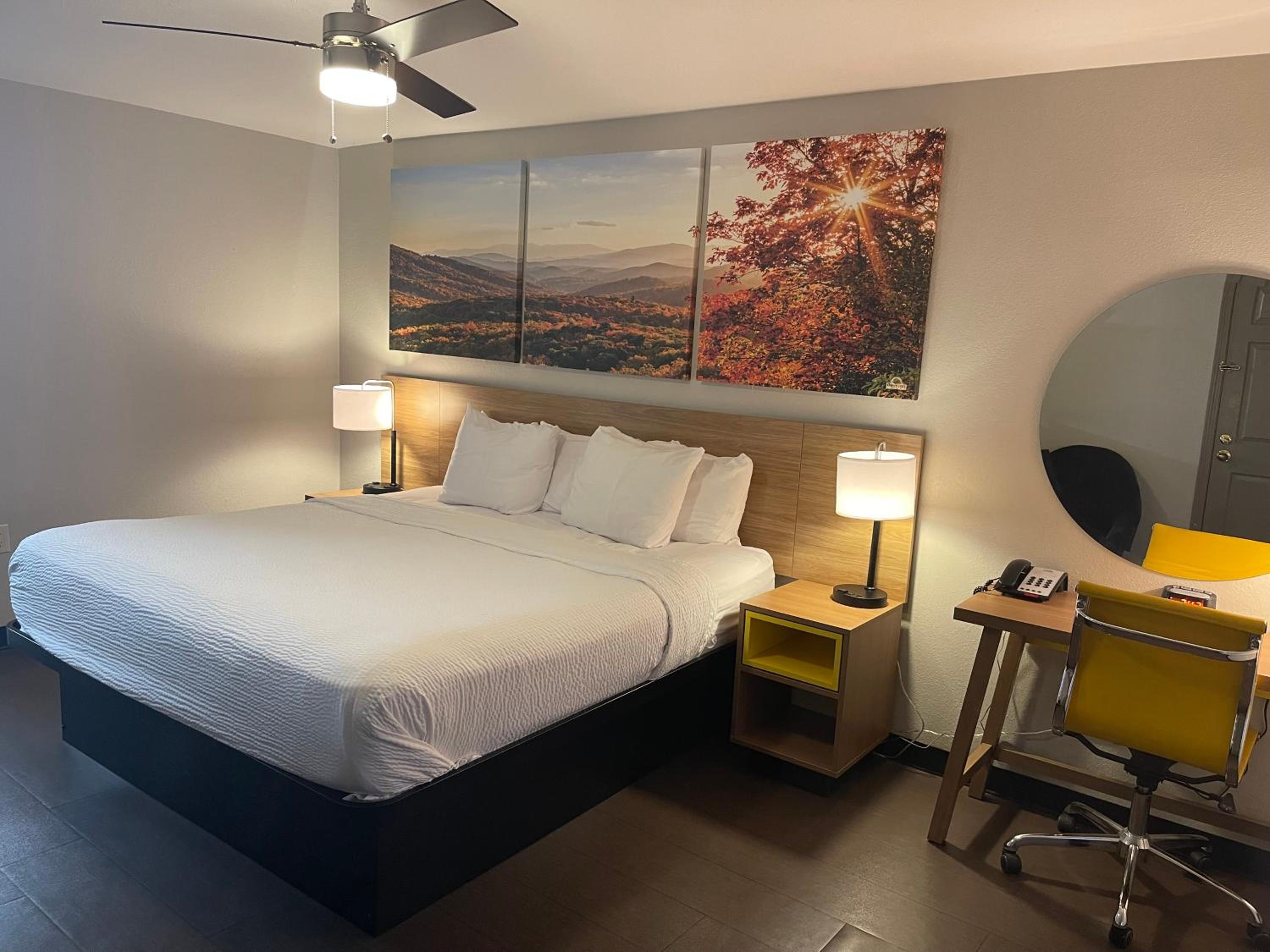 King Room - Disability Access/Non-Smoking - Photo 3
