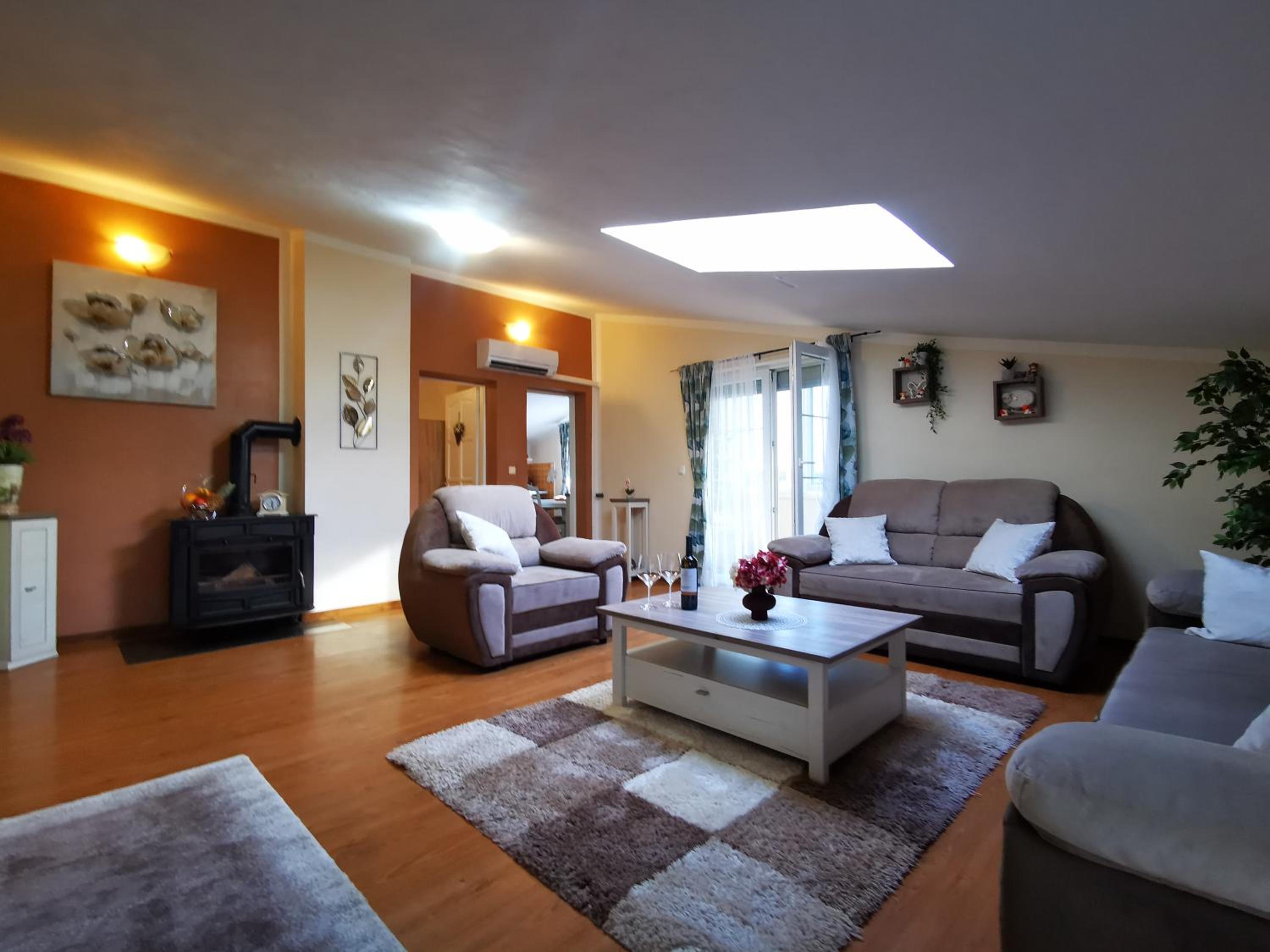 Three-Bedroom Apartment - Photo 7