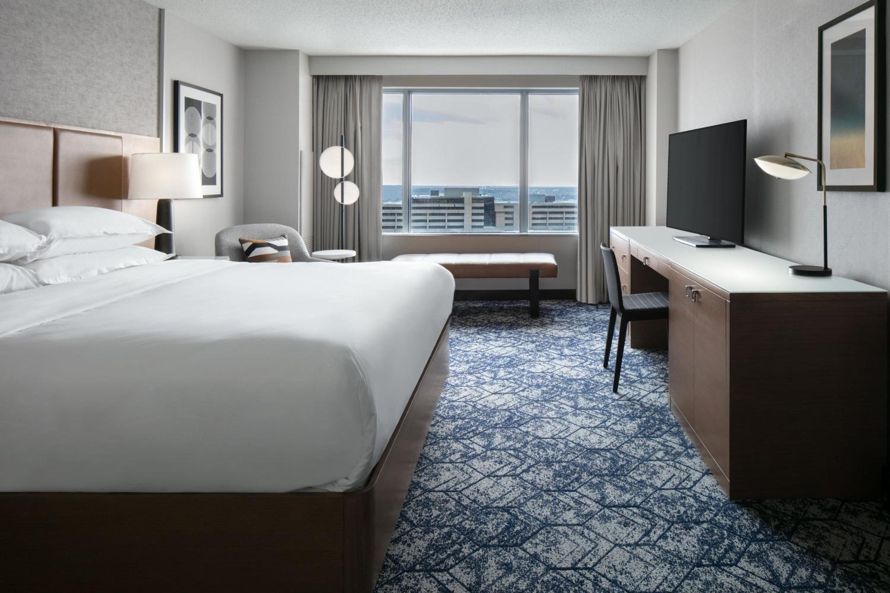 Club level, Junior Suite, 1 King, Sofa bed - Photo 2