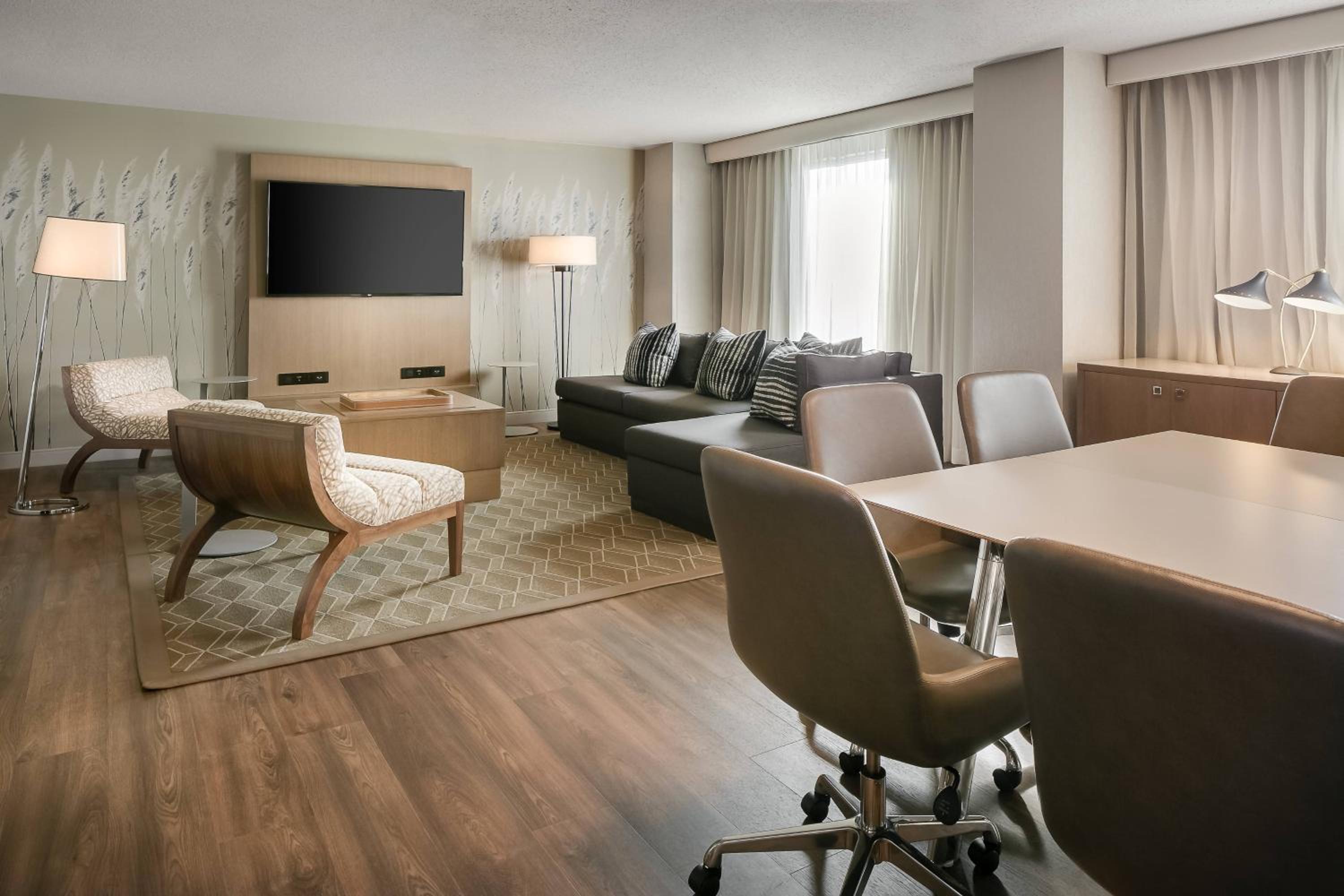 Hospitality Suite, Sofa bed, High floor