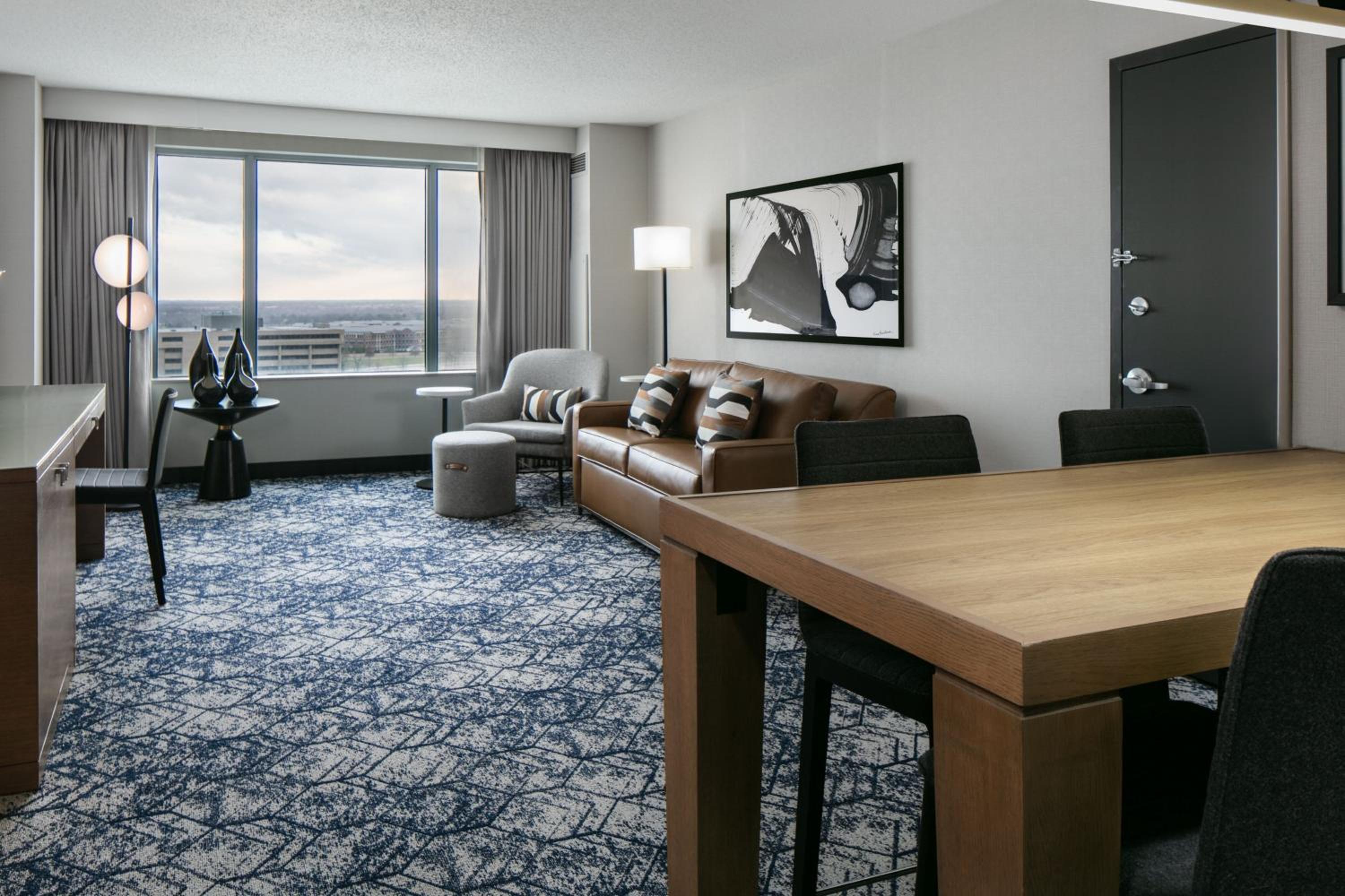 Club level, Junior Suite, 1 King, Sofa bed - Photo 3