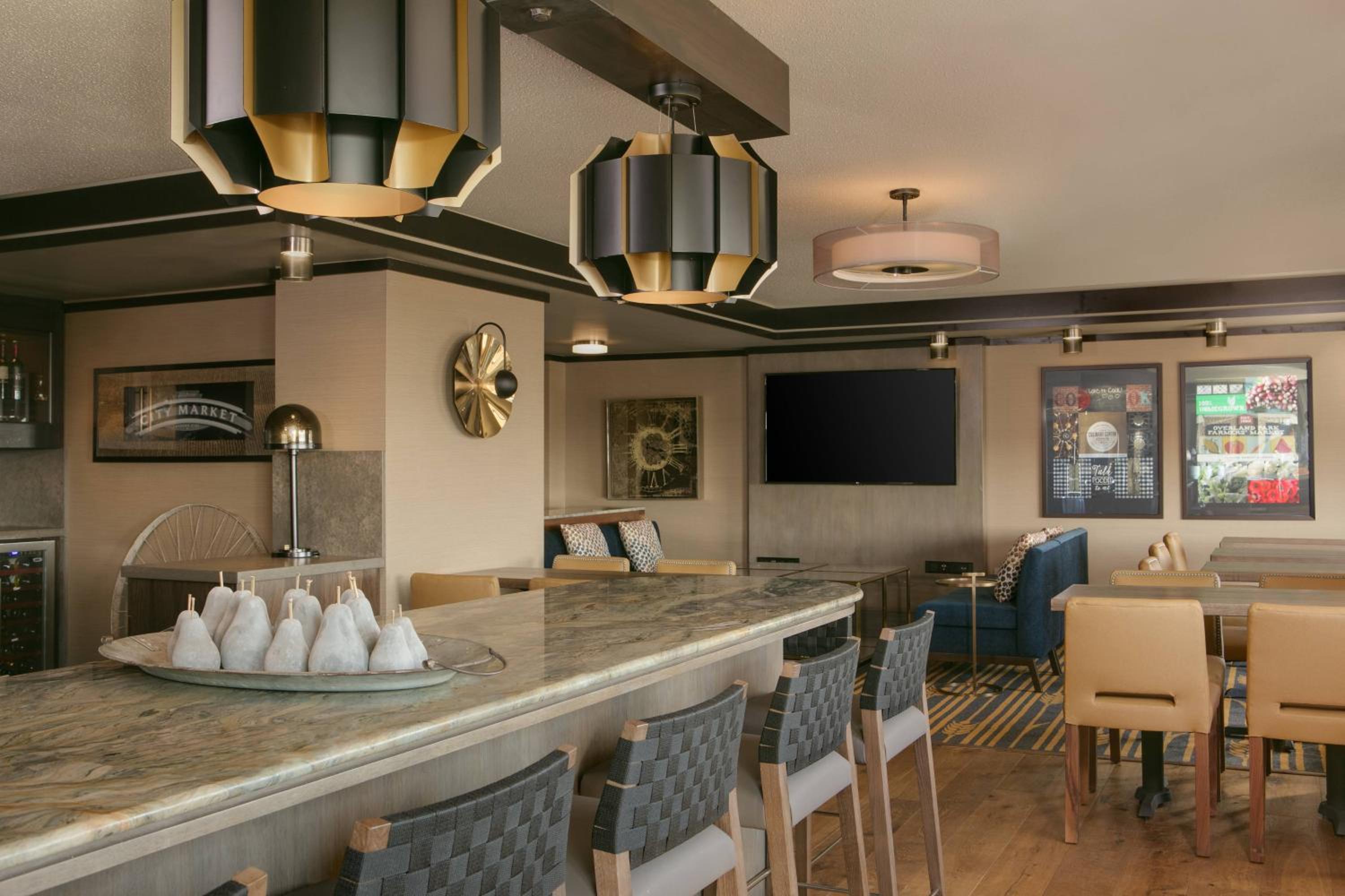 Club level, Guest room, 1 King, High floor - Photo 3