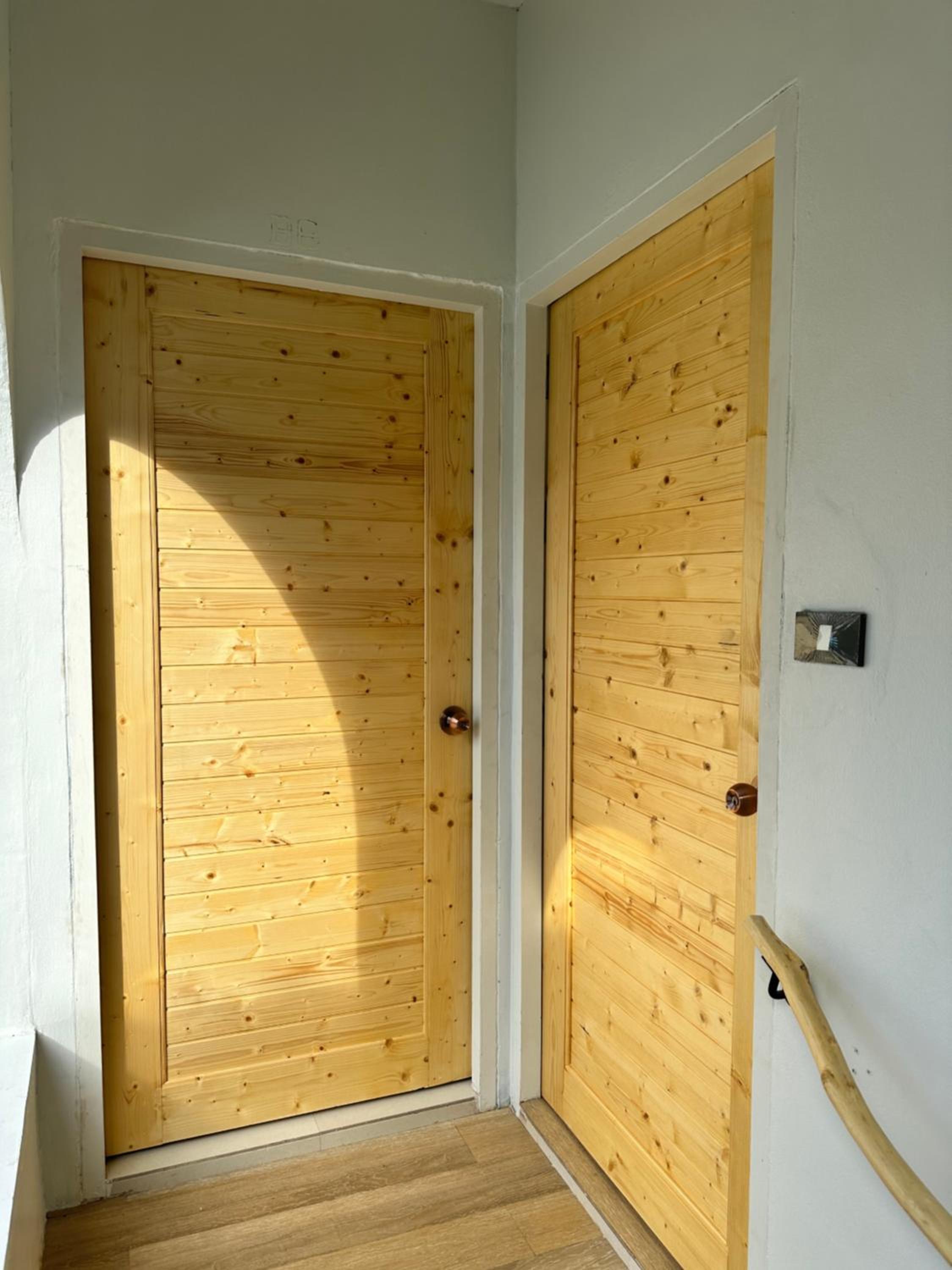 Classic Double Room with Balcony - Photo 7