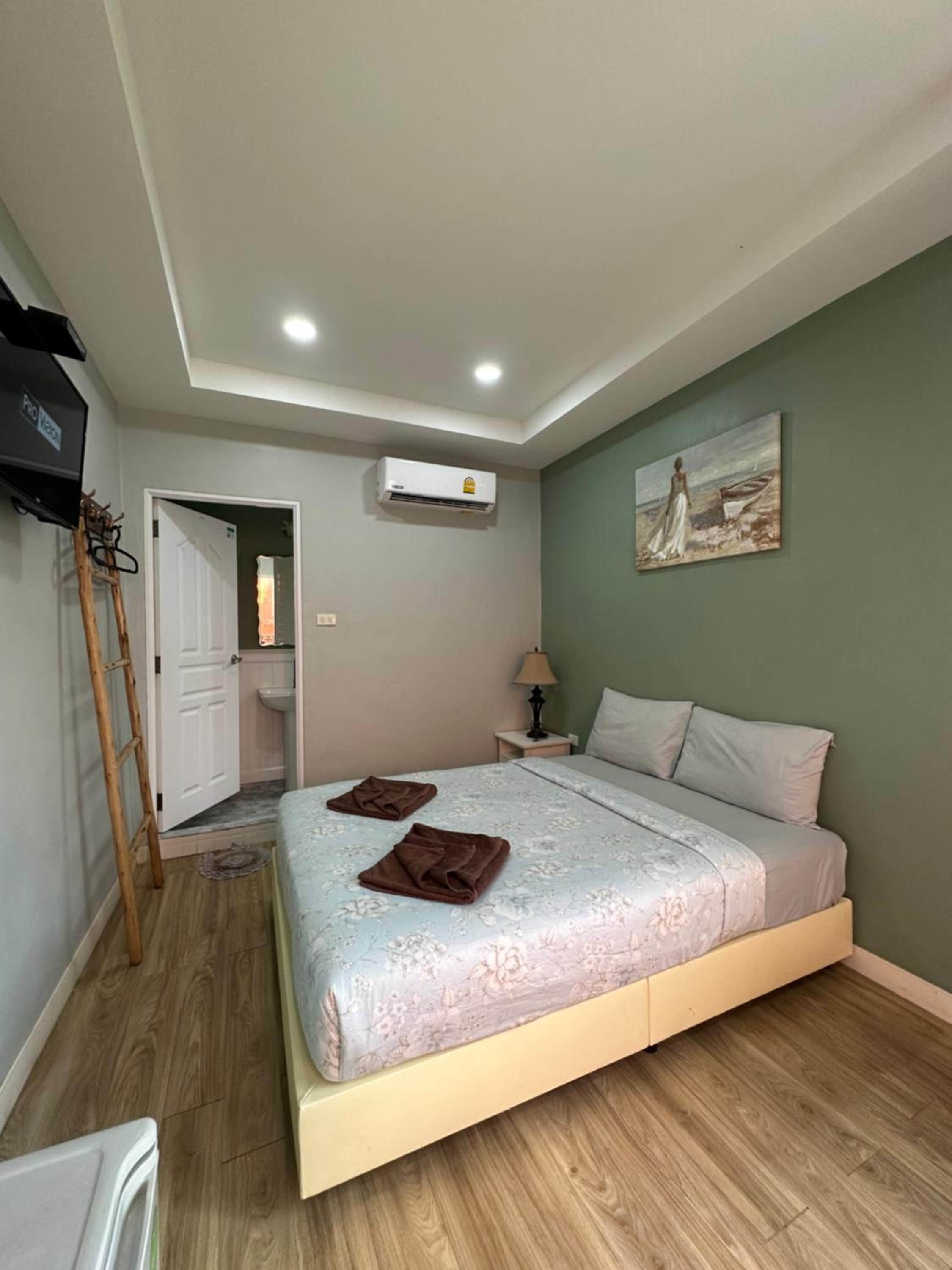 Deluxe Double or Twin Room - Photo 1