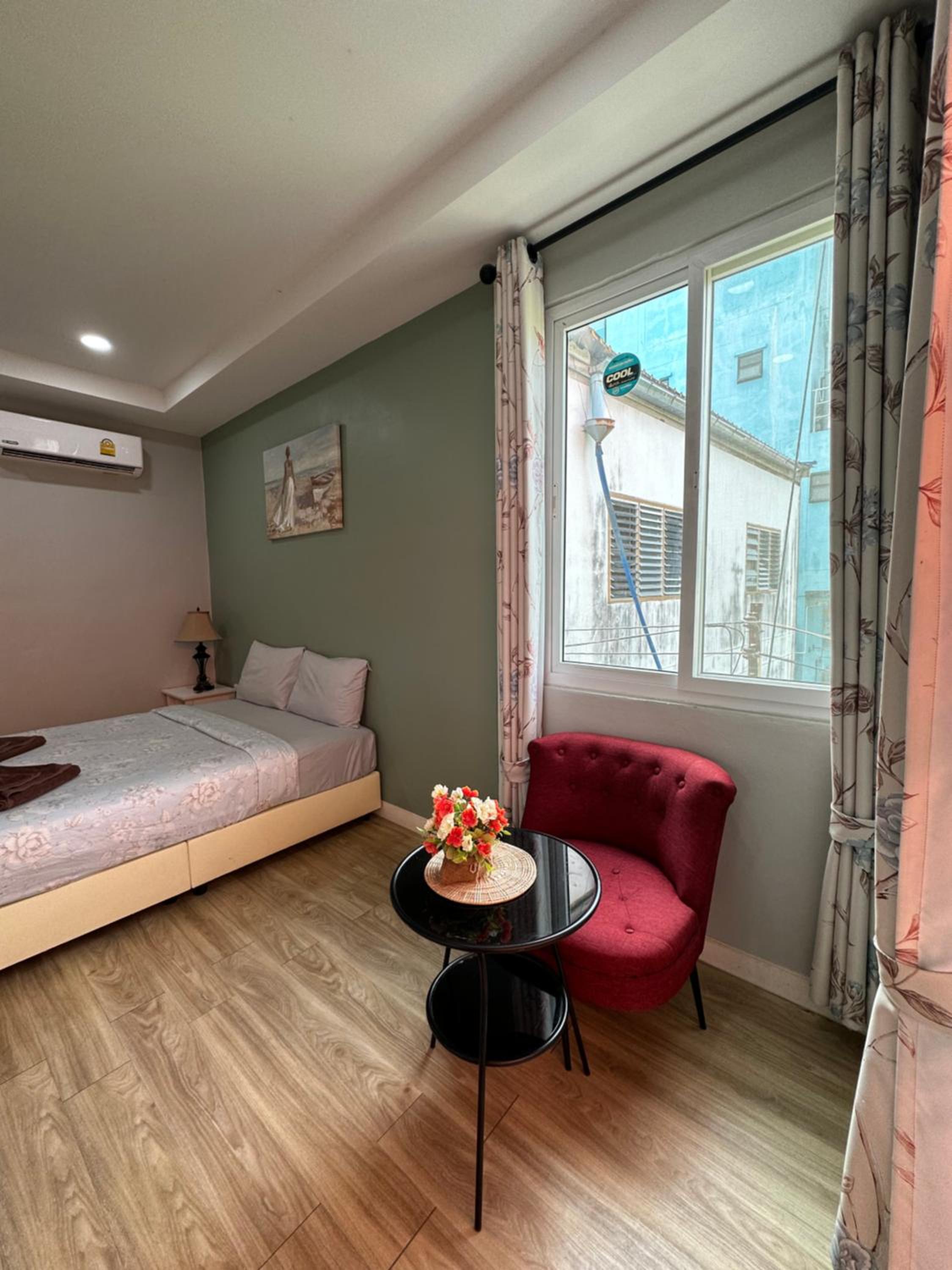 Deluxe Double or Twin Room - Photo 16