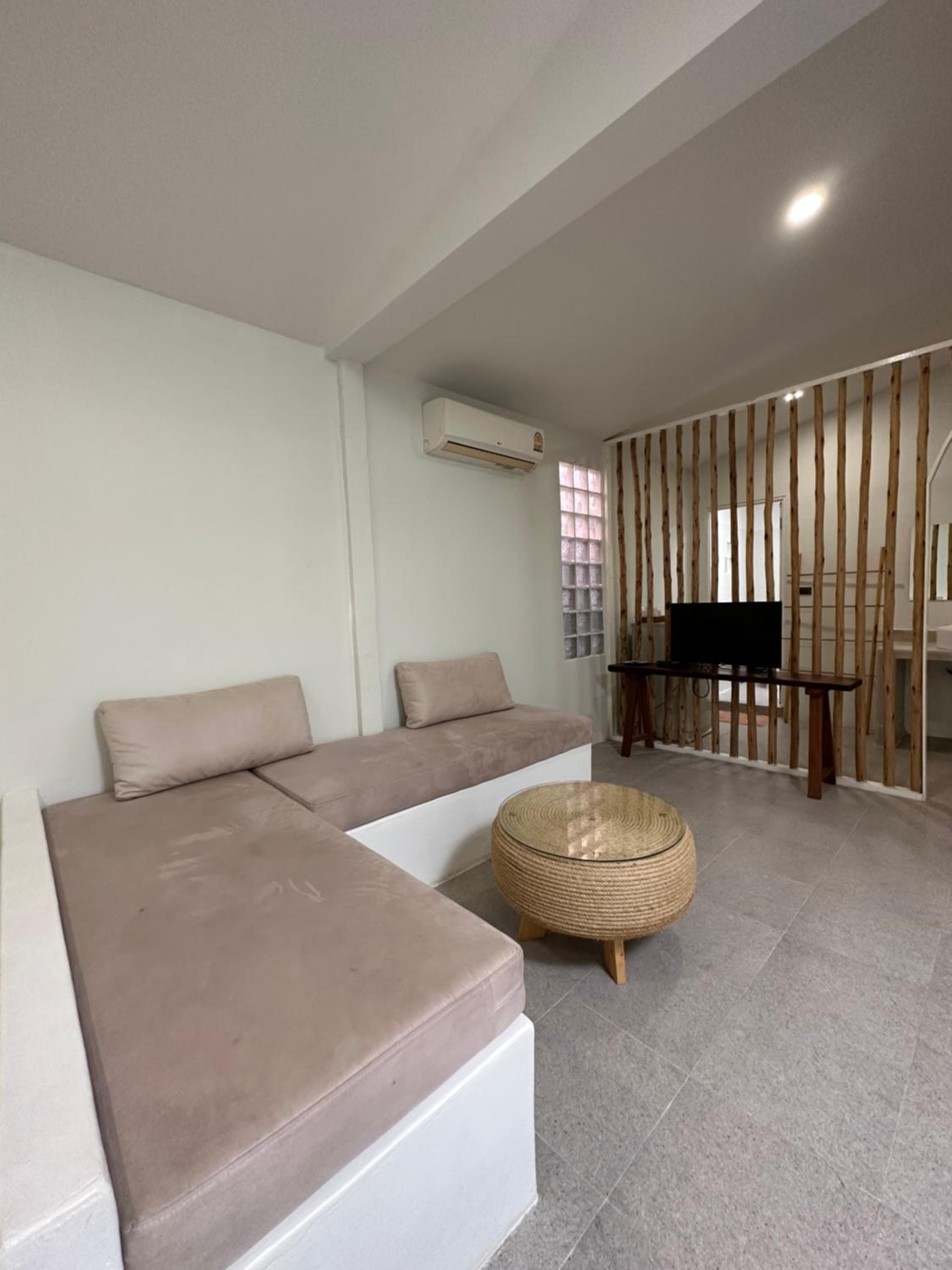 Classic Quadruple Room - Photo 6