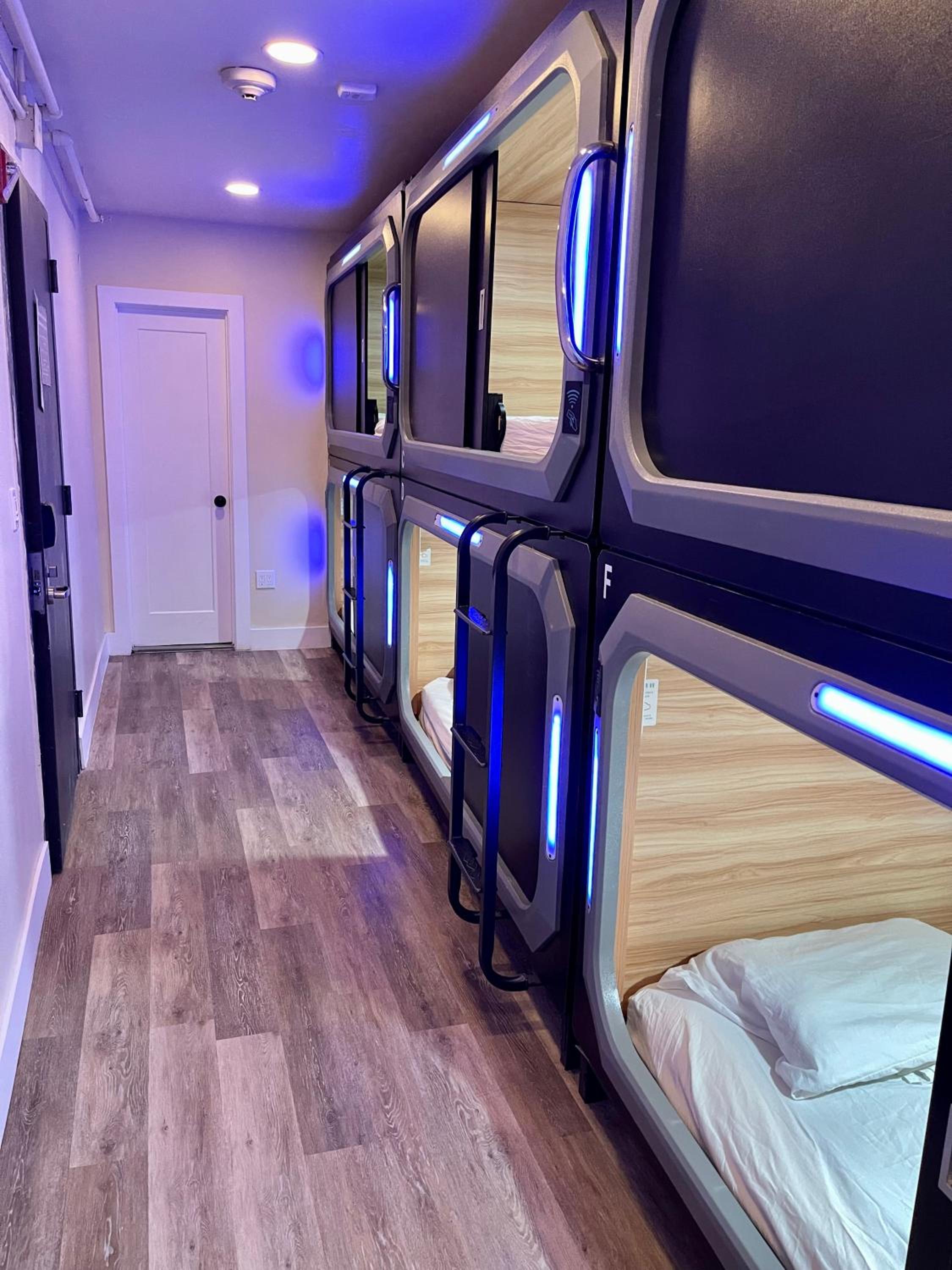  1 BED IN A 6 BED MALE LUXURY POD PVT SHOWER photo 1
