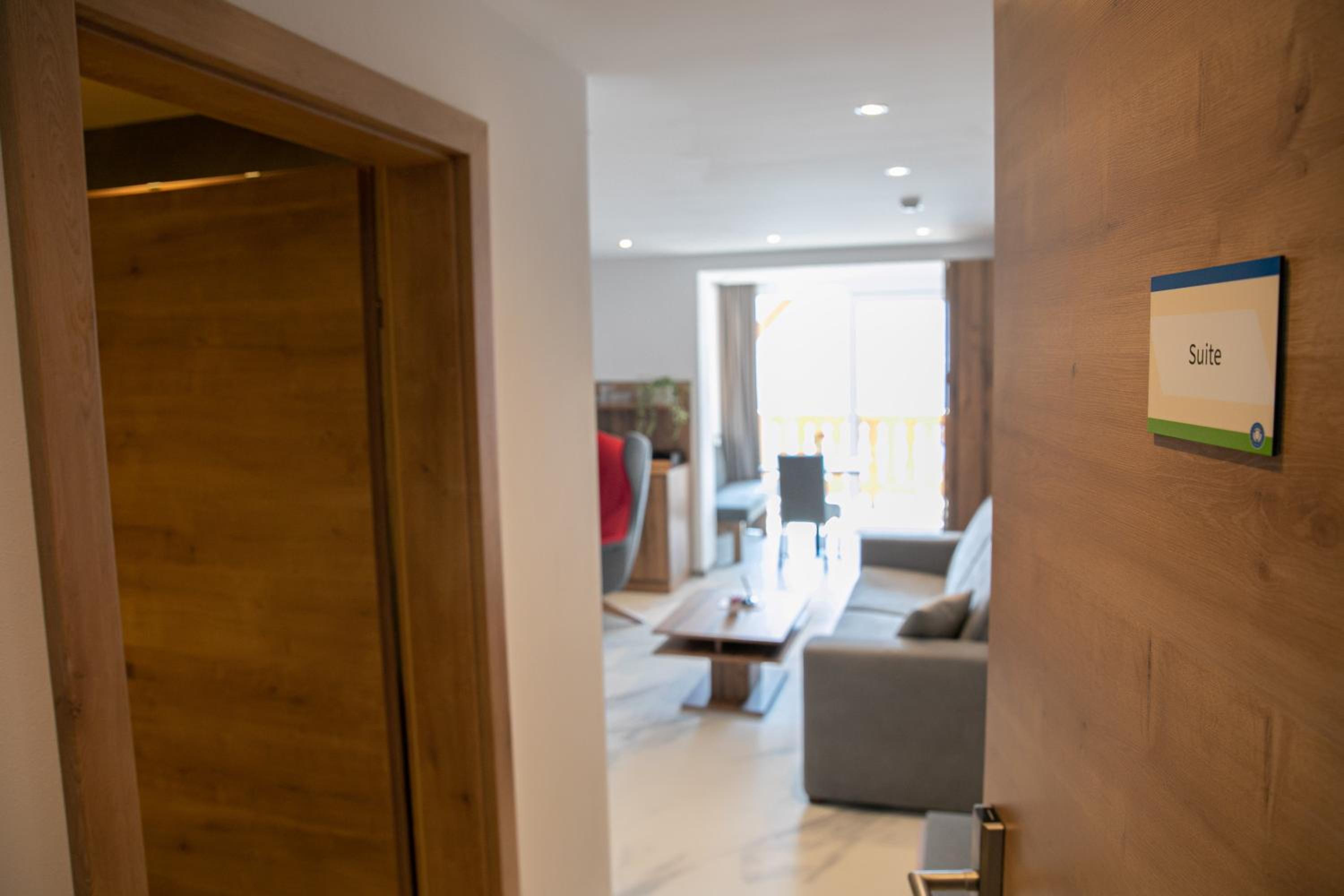 Suite with Lake View photo 1