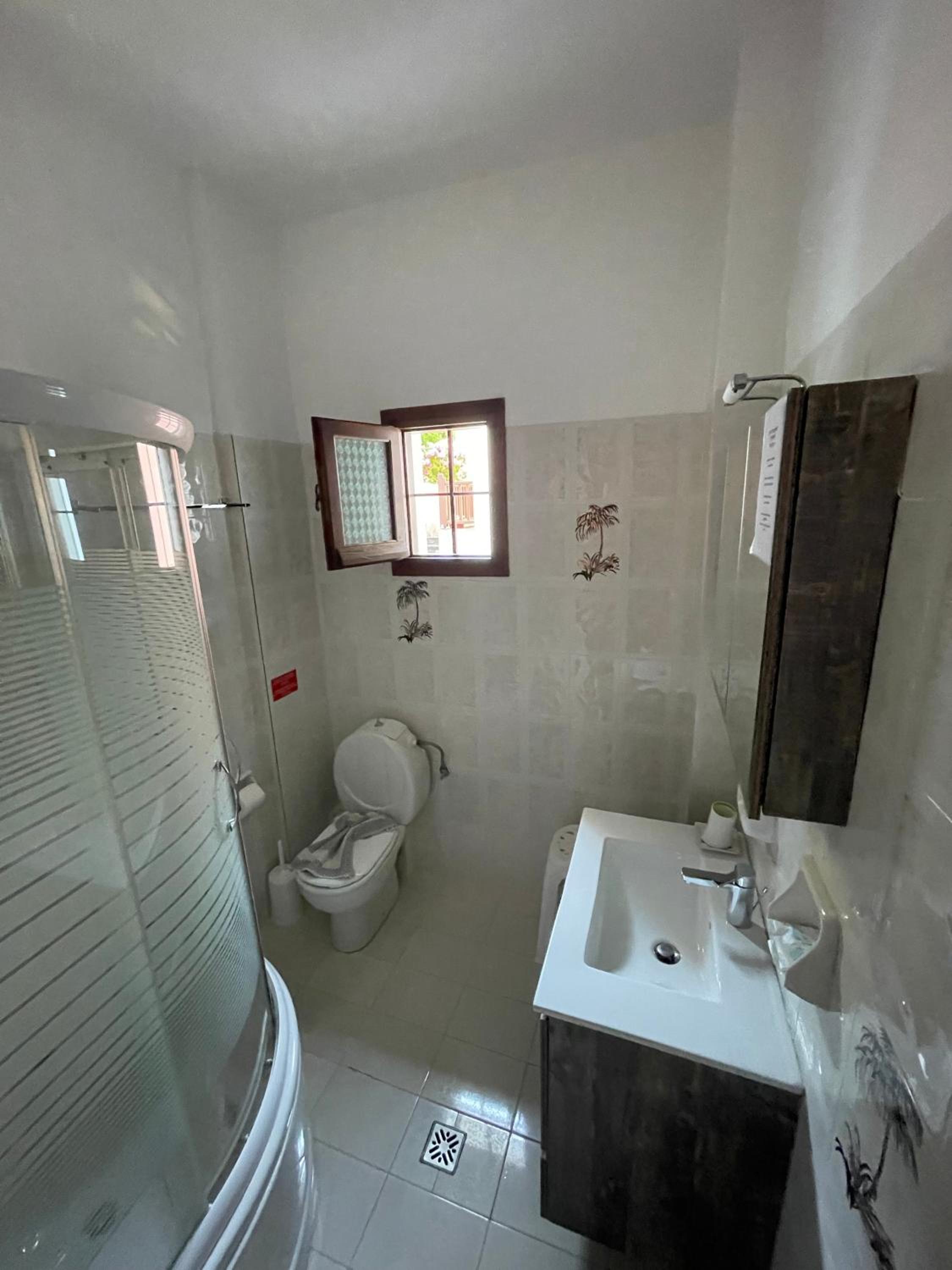 Double or Twin Room with Sea View photo 3