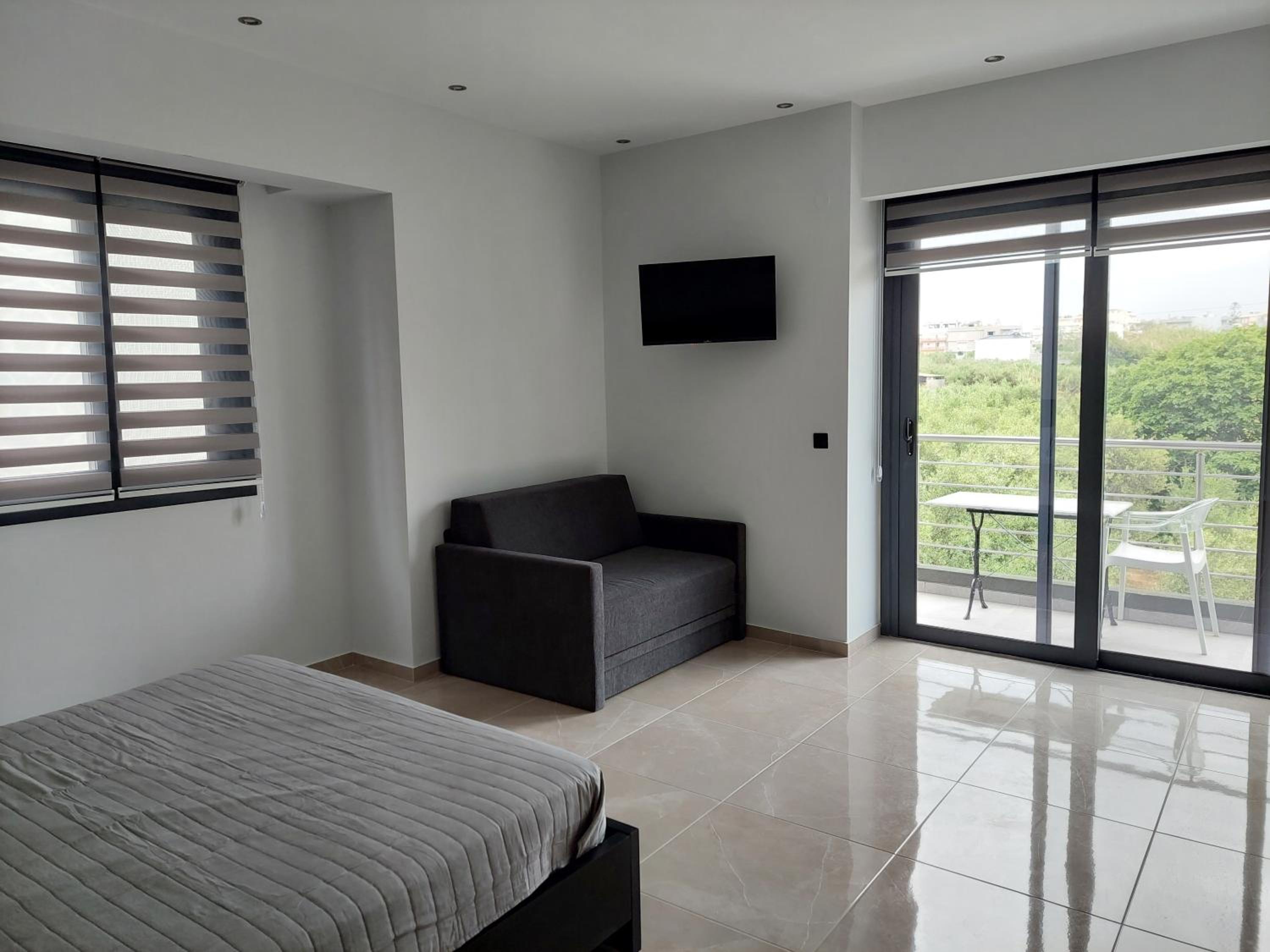 Family Room with Garden View