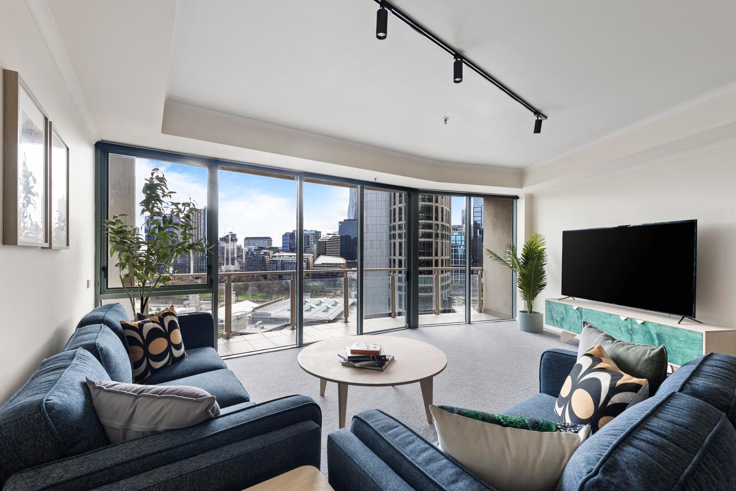Eve - 3 Bed - 2 Bath Penthouse Style Apartment with City View