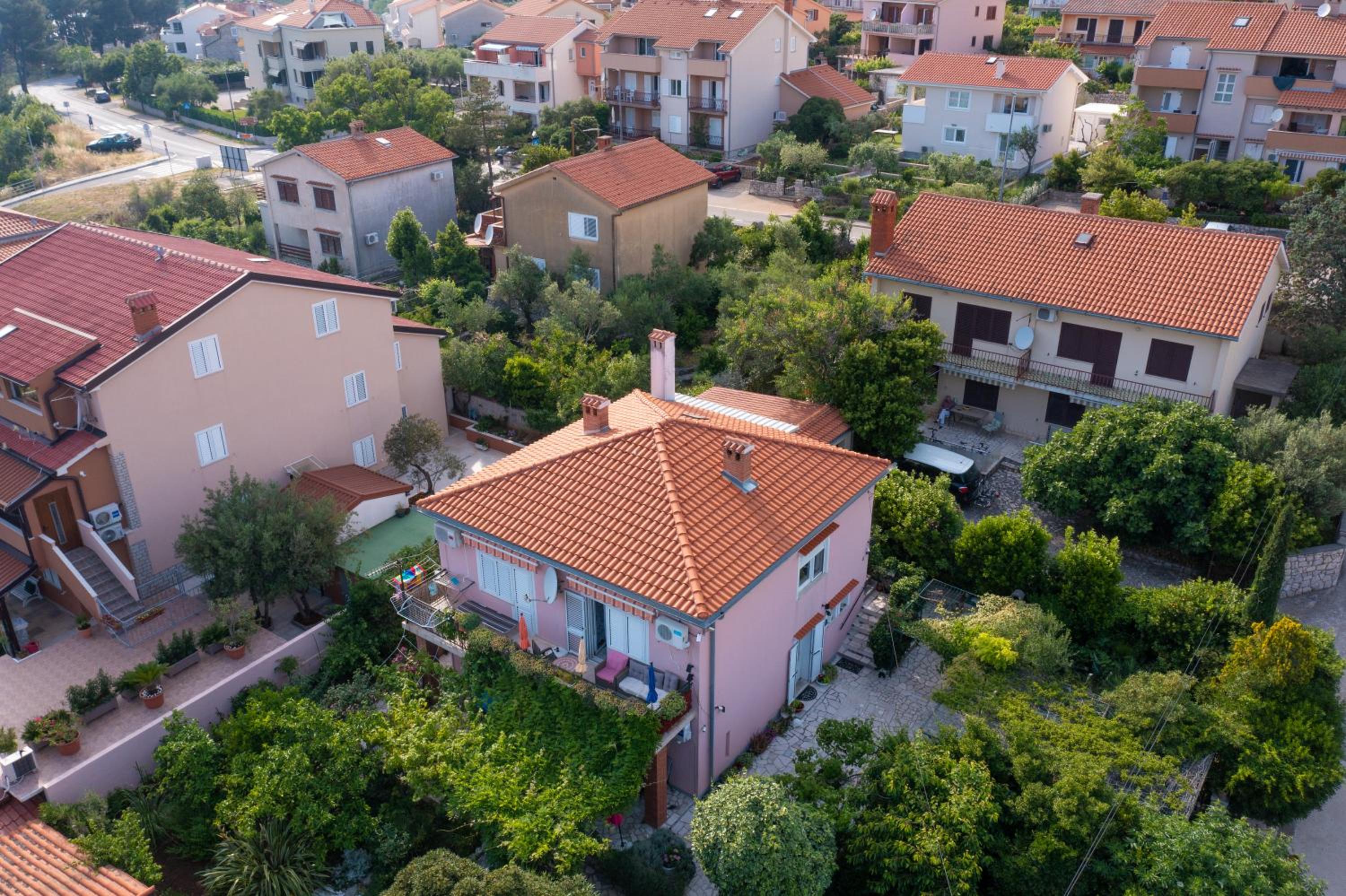 Apartment With Garden View photo 3