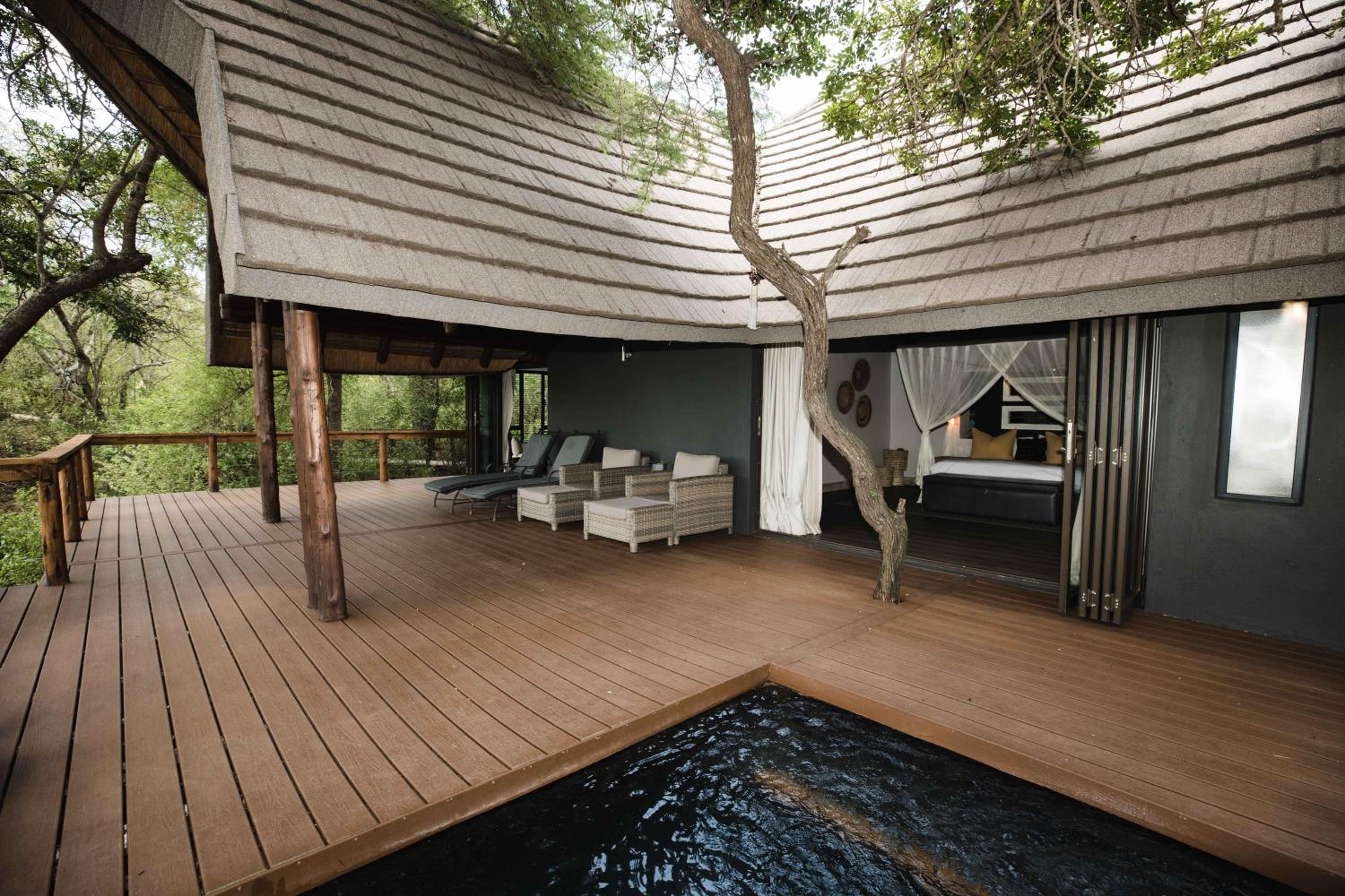 Honeymoon Suite photo 2