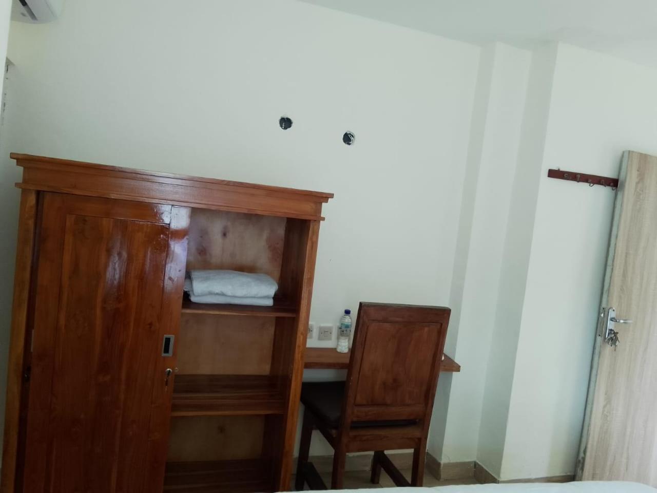Deluxe Double Room with Side Sea View - Photo 4