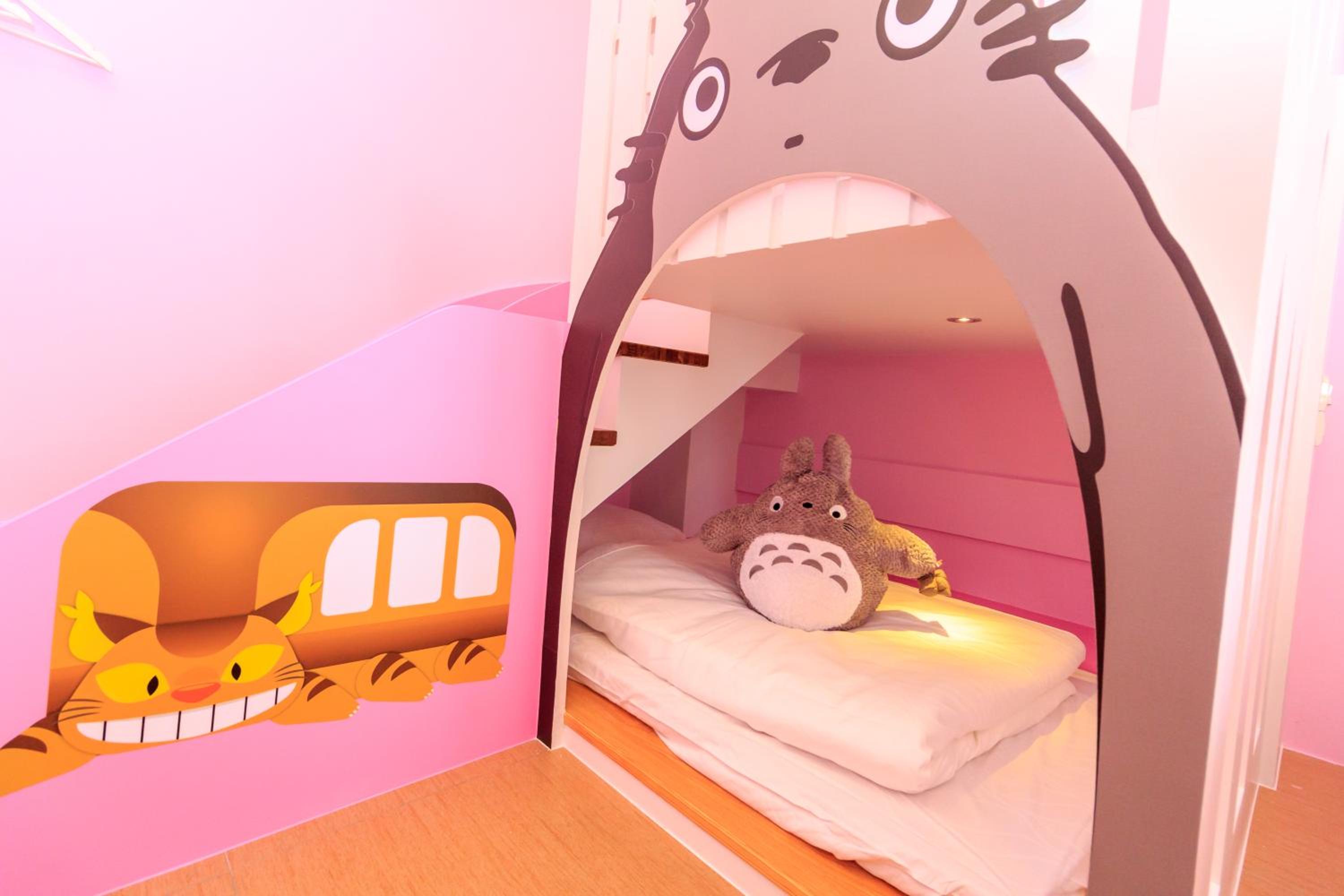 Deluxe Double Room (2 Adults + 1 Child) photo 2