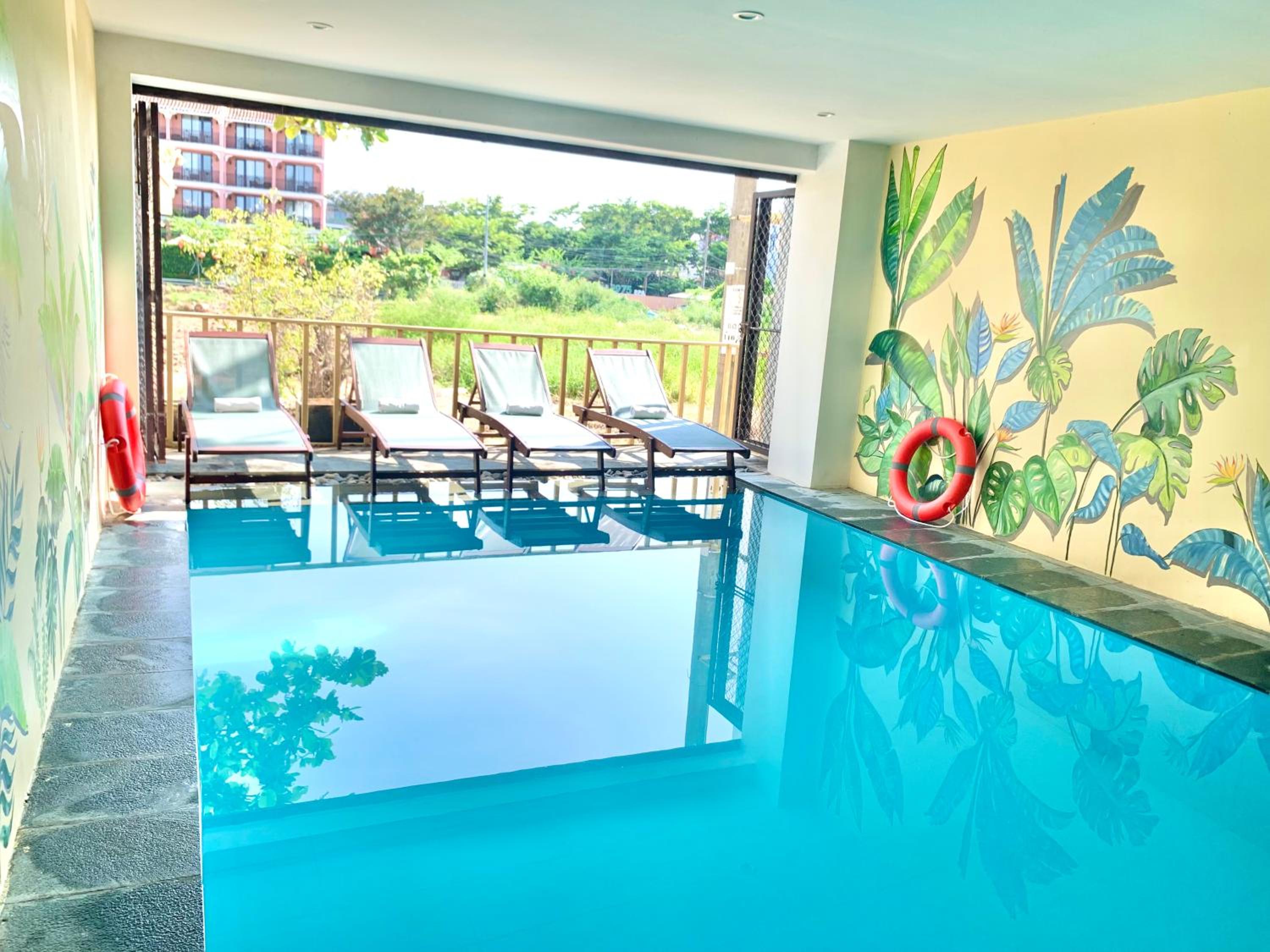 Quadruple Room with Balcony - Photo 3