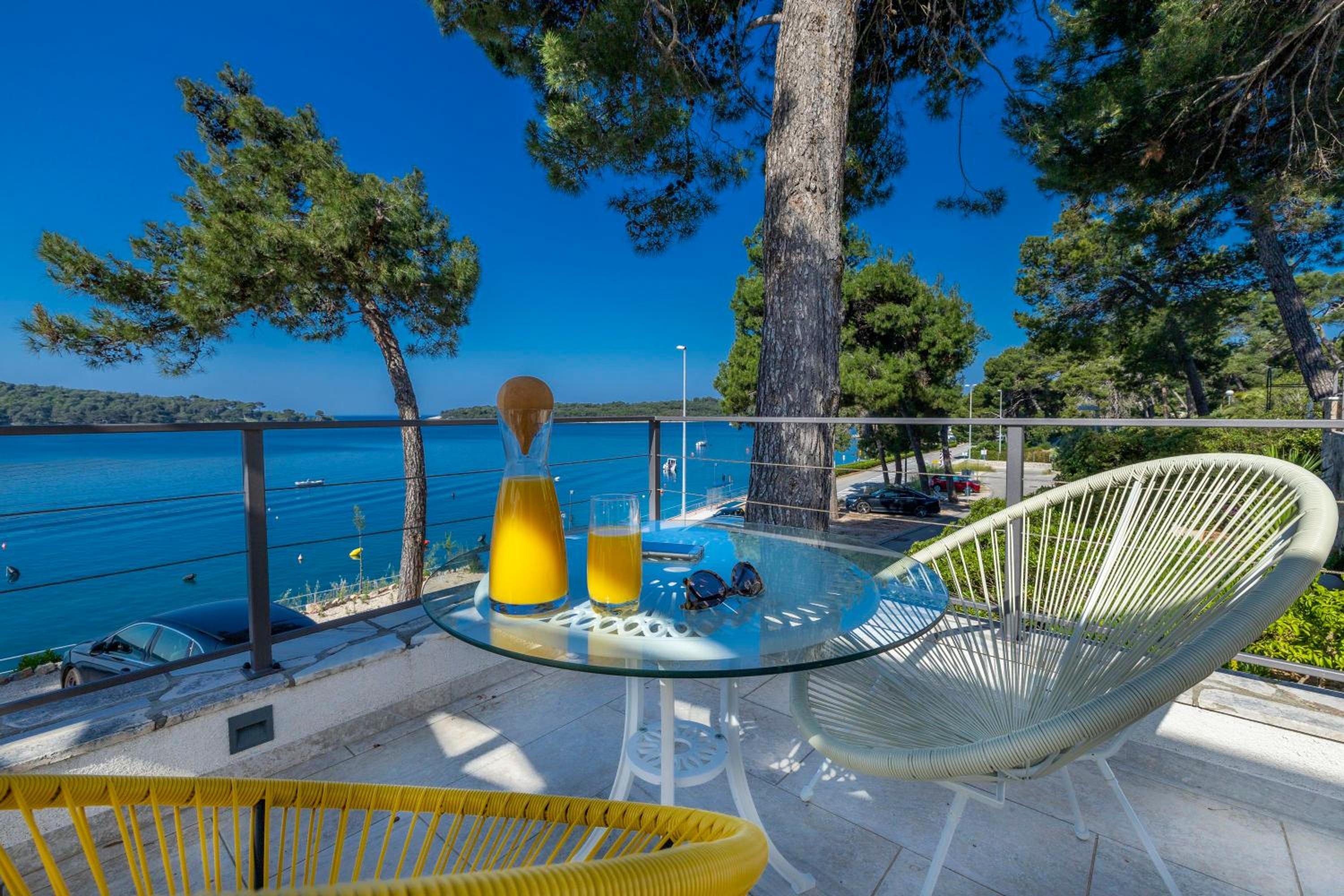 Villa - Beach Front