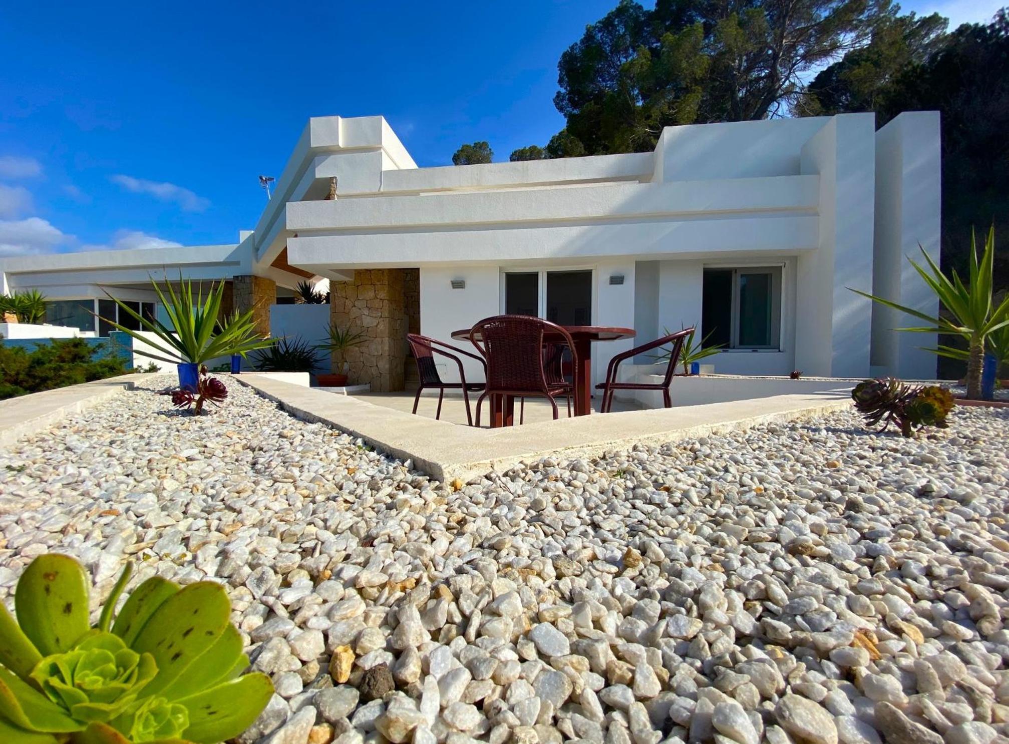 Three-Bedroom Villa photo 3