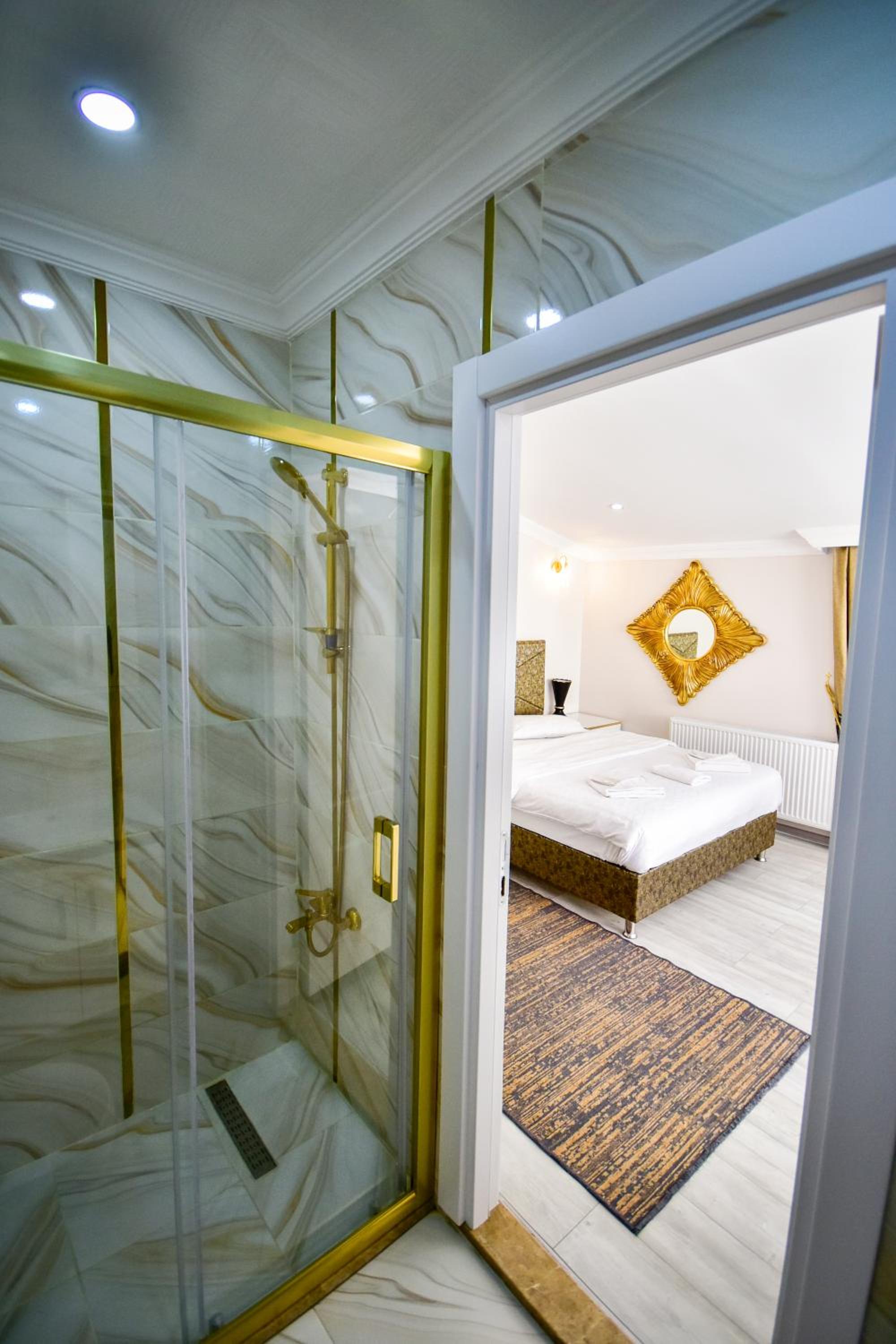 Deluxe Double Room photo 2