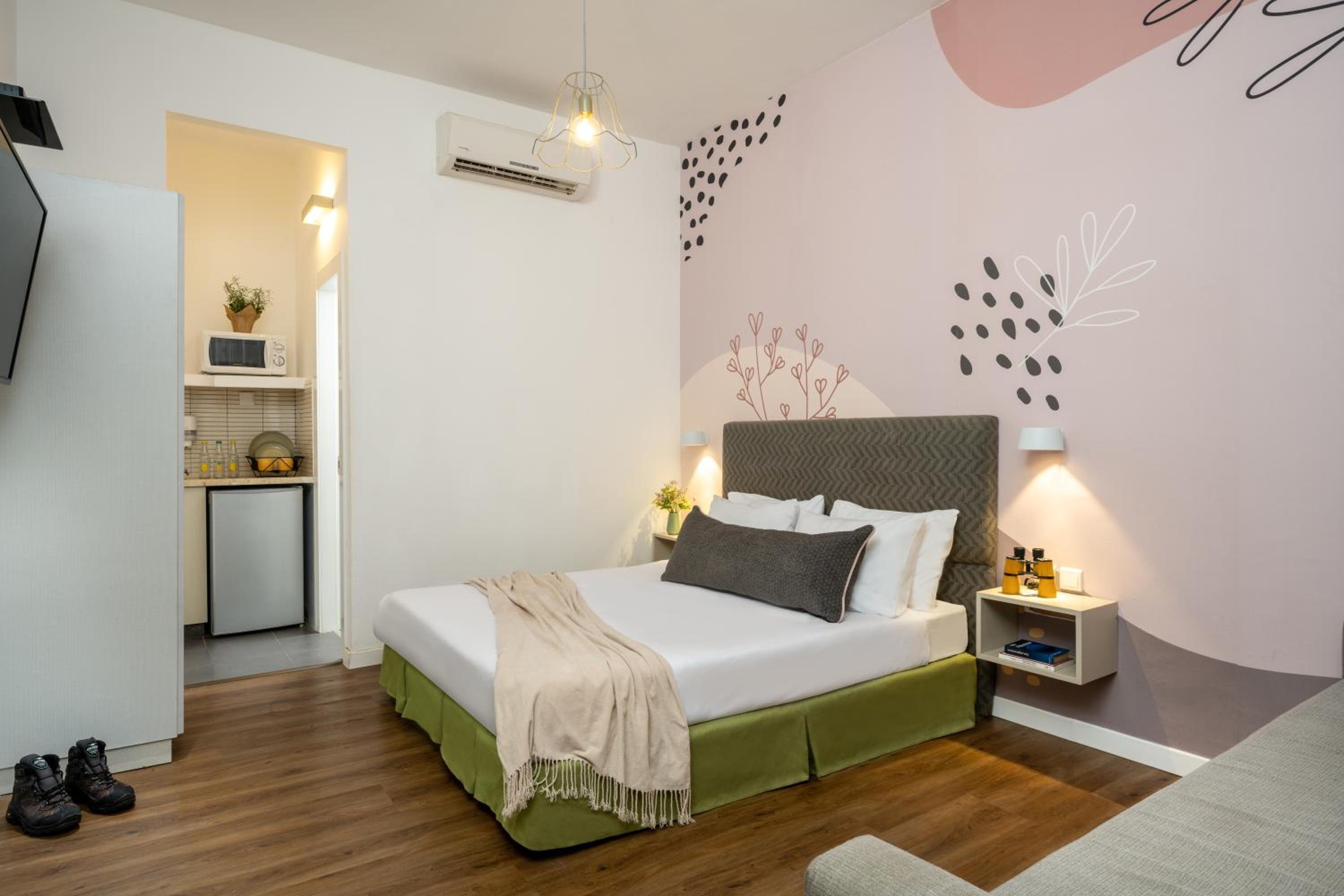 Family Studio (2 Adults + 2 Children) photo 1