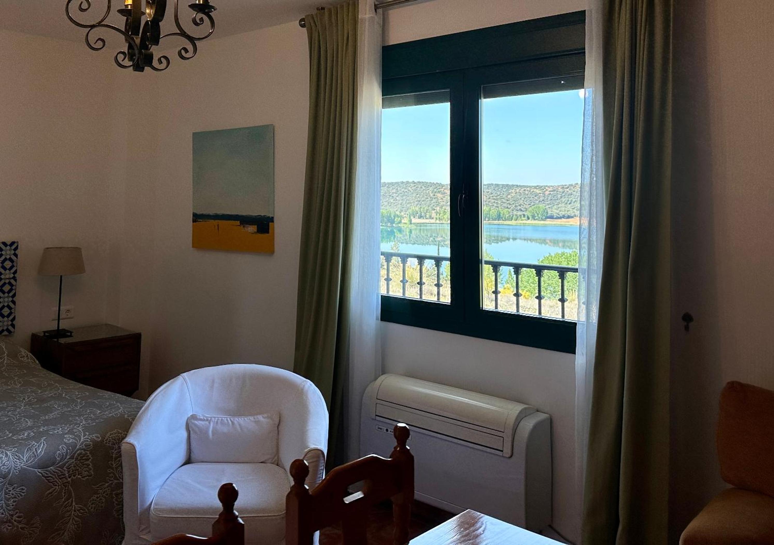 Double or Twin Room with Lagoon View photo 2