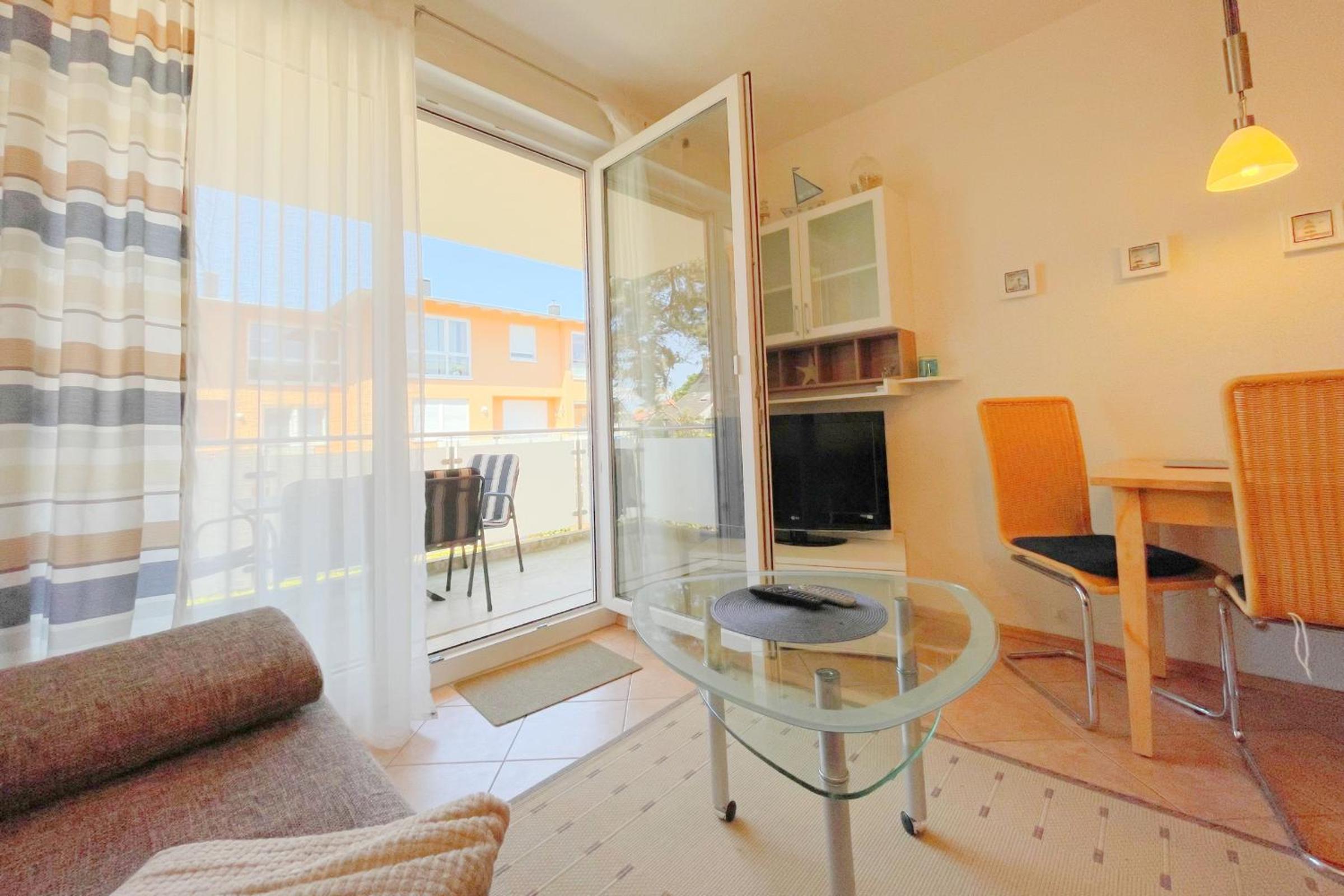 Apartment with Balcony photo 3