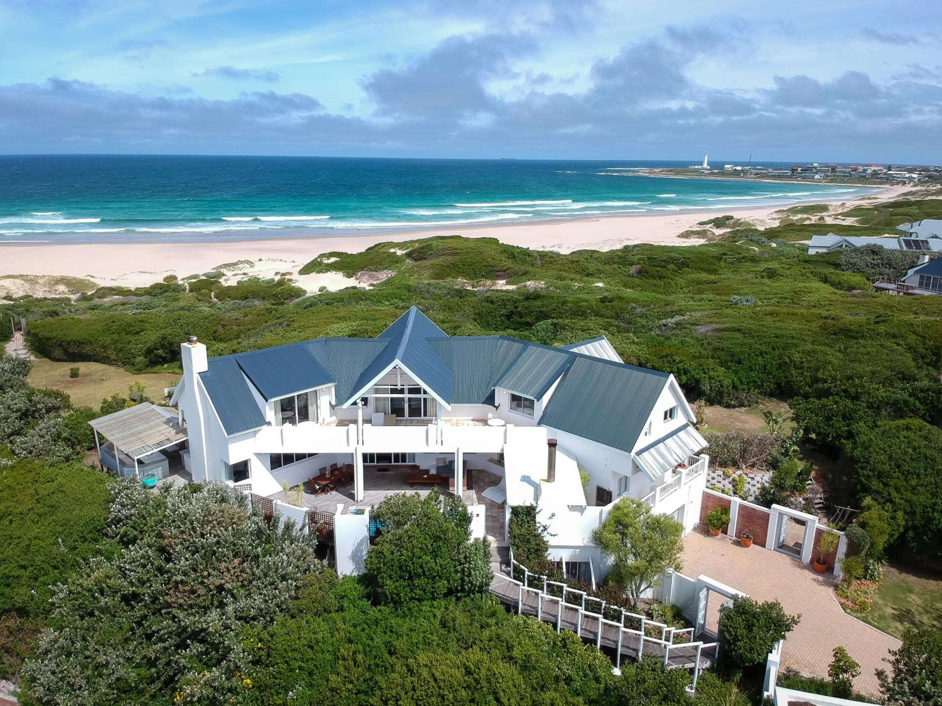 Executive Villa - Photo 4