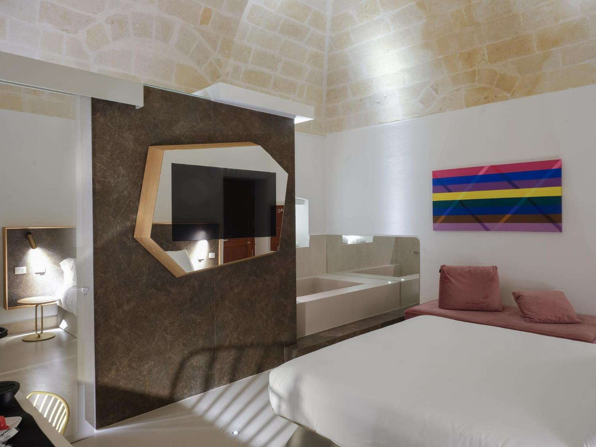 Suite with Tub - Photo 15