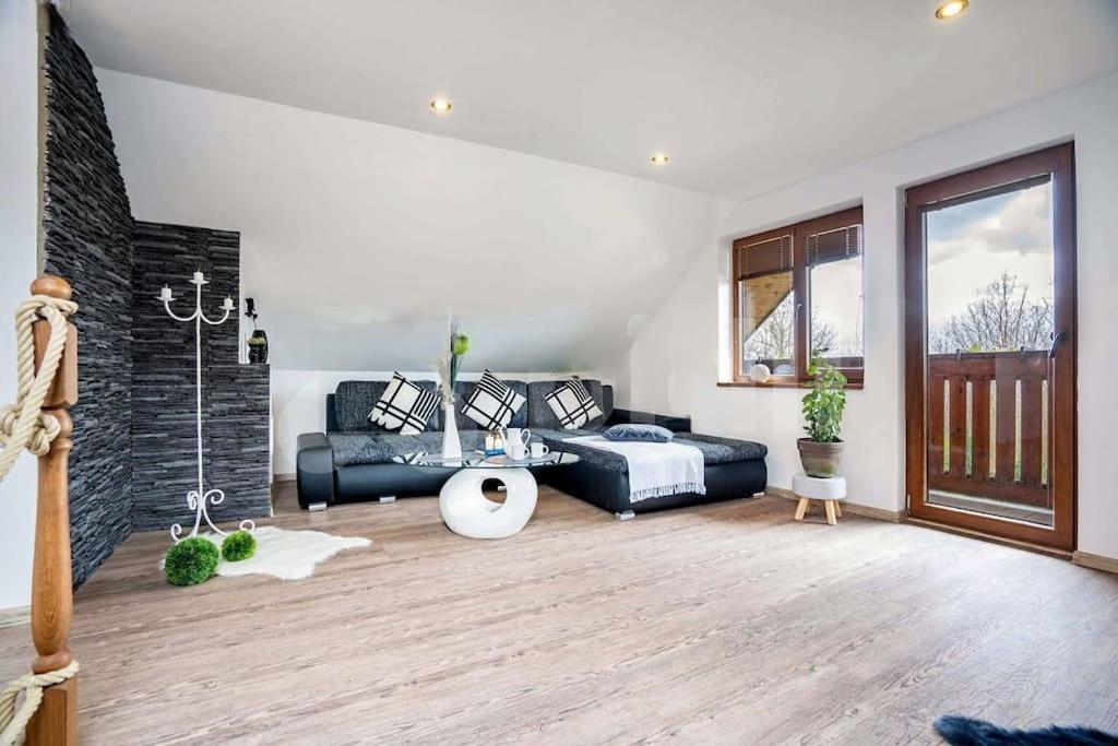 One-Bedroom House photo 1