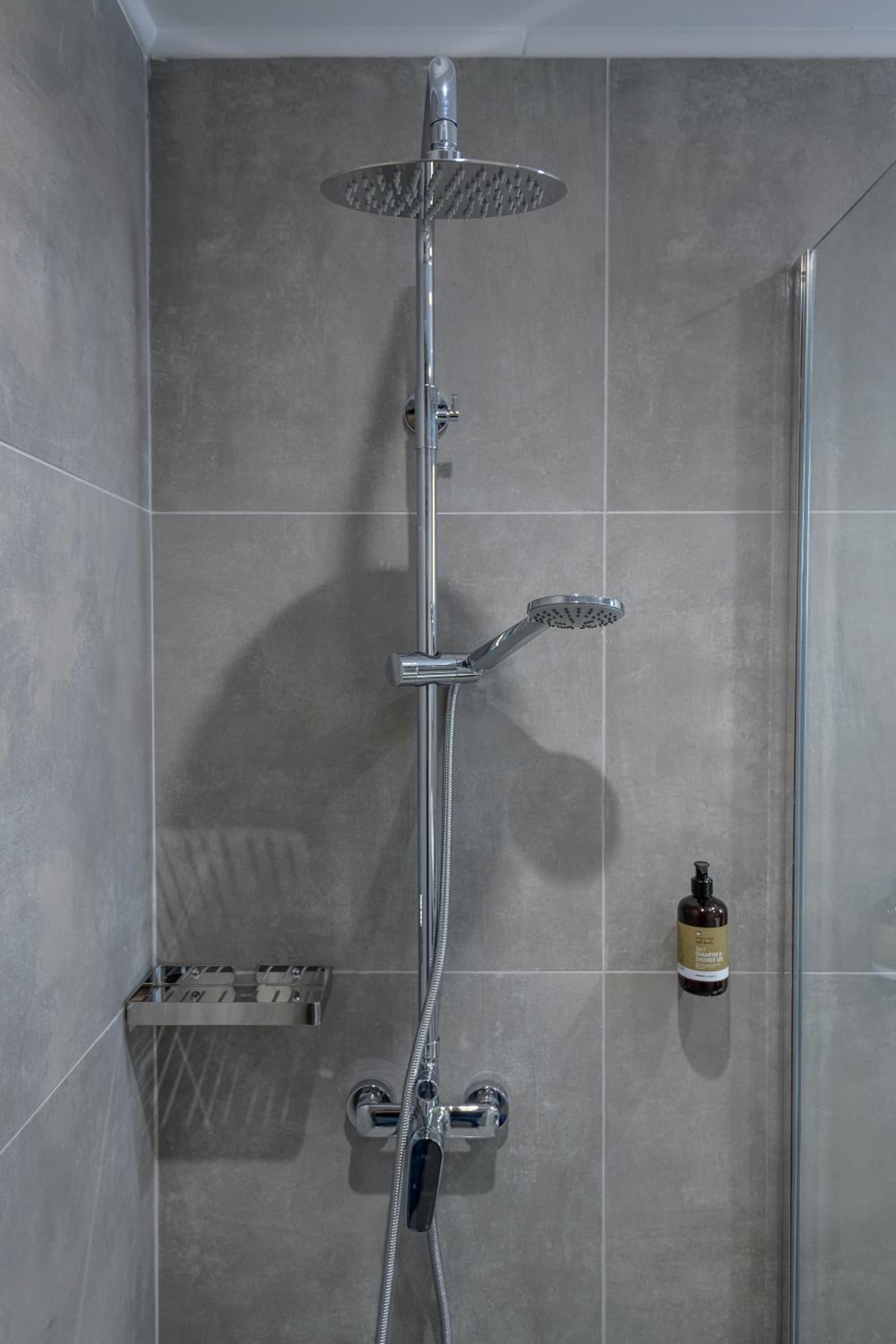 Superior Suite - Photo 5