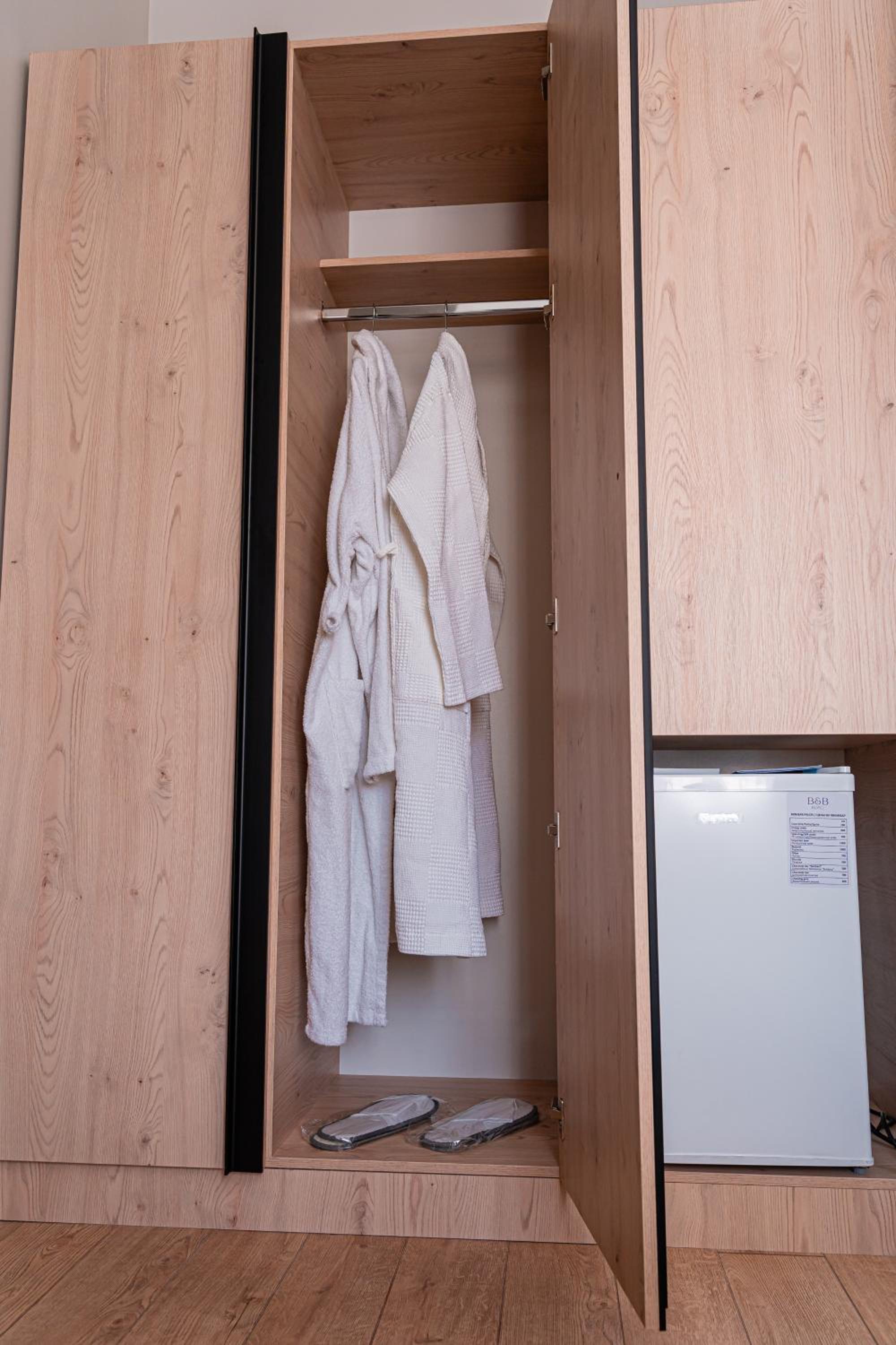 Standard Twin Room photo 2