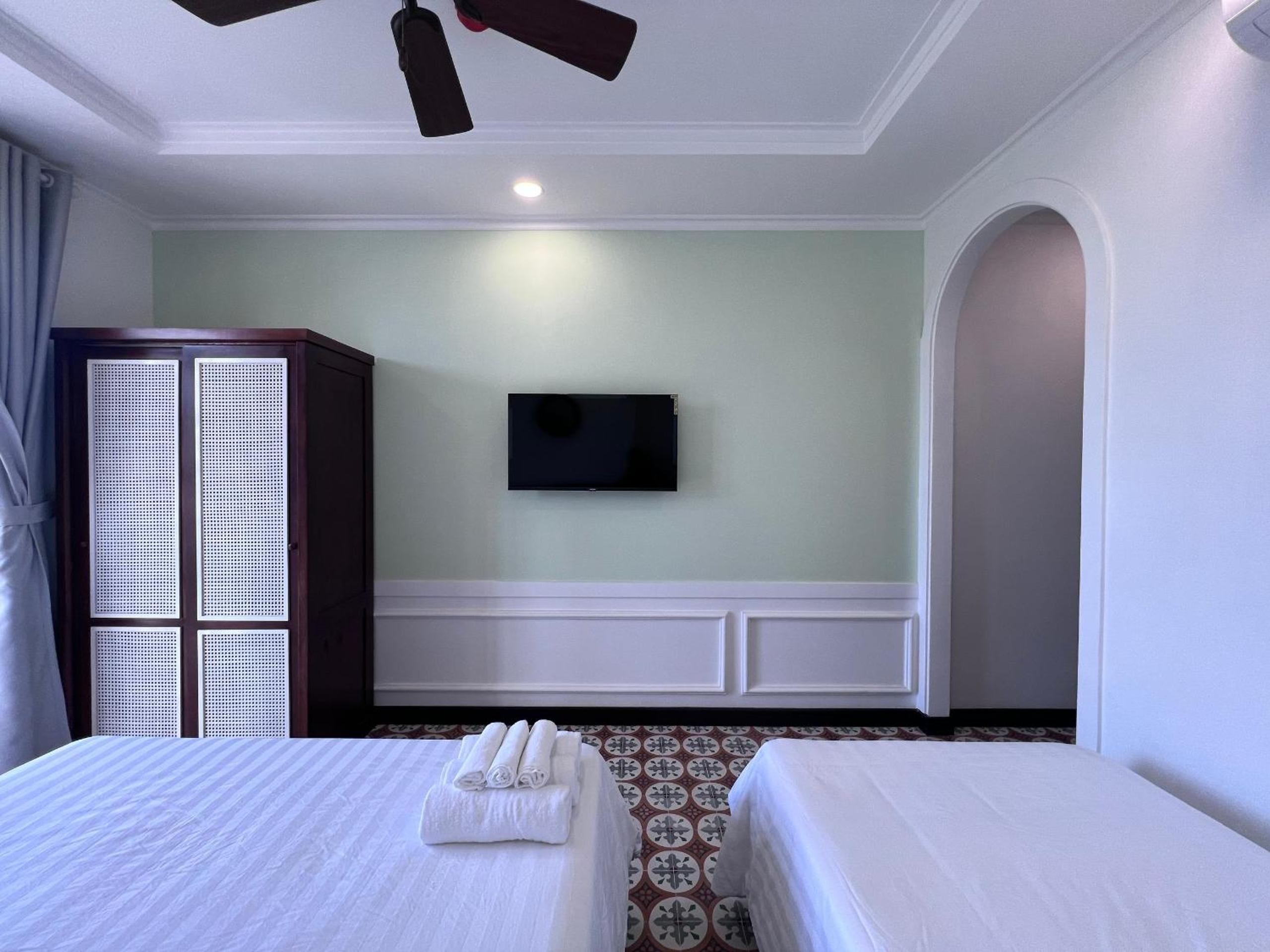 Triple Room with Sea View