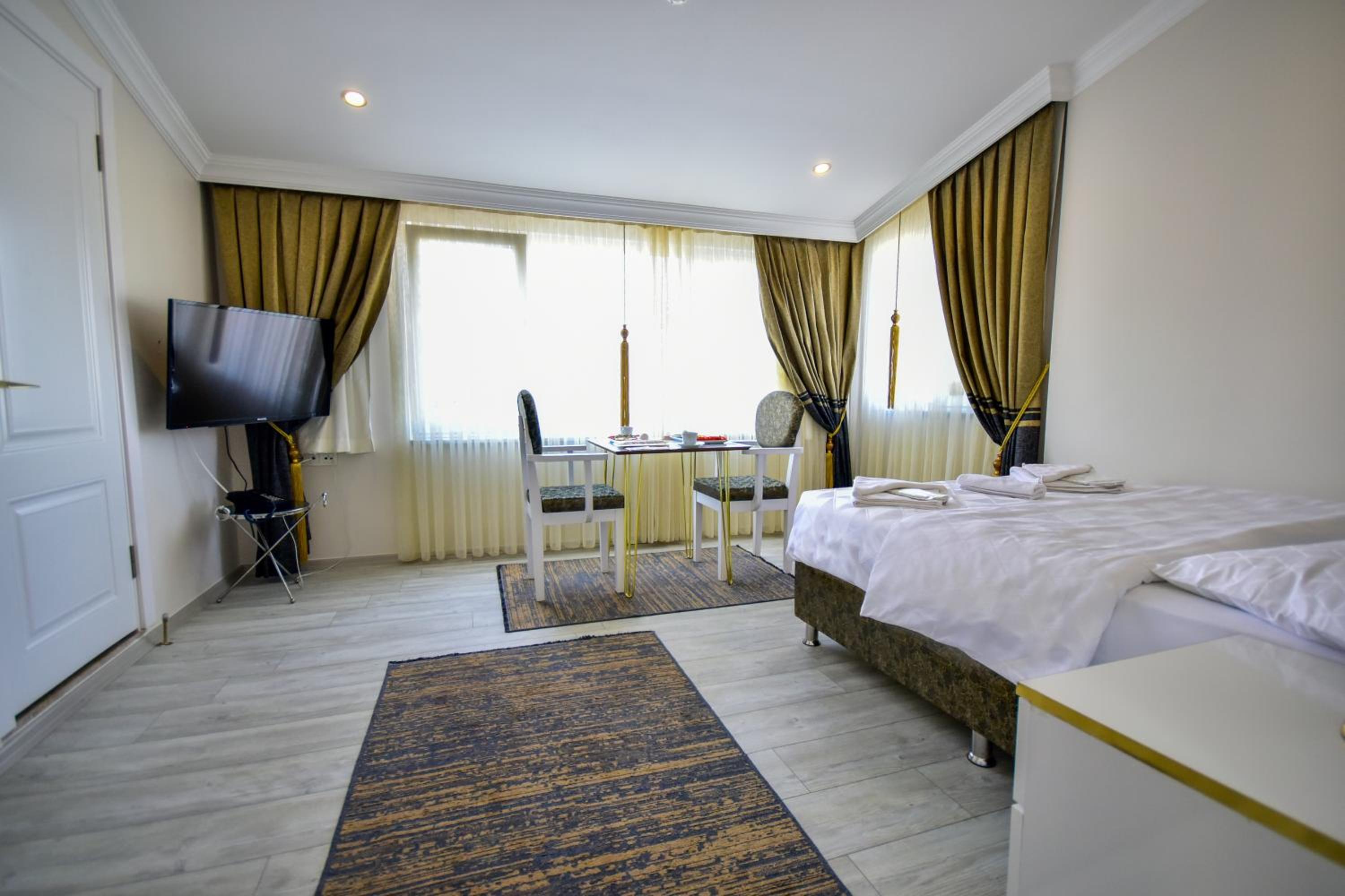Deluxe Double Room photo 3