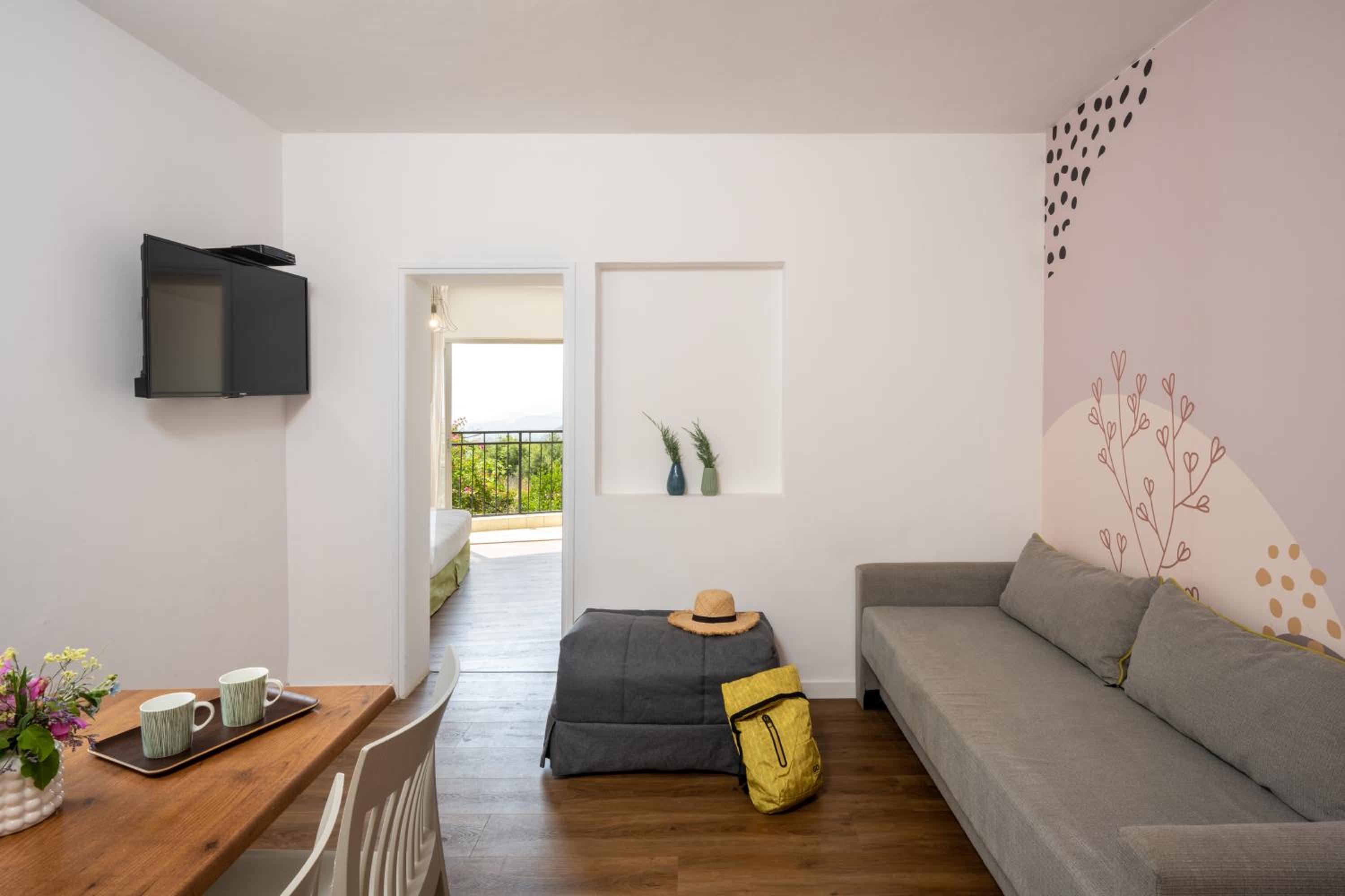 Family One-Bedroom with Mountain View (2 Adults + 3 Children) photo 1
