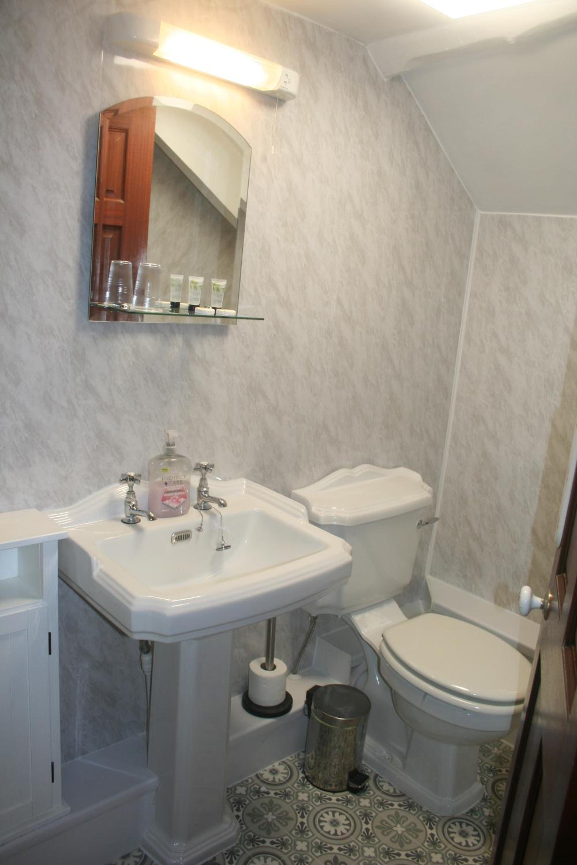 Double Room with Private Bathroom photo 3