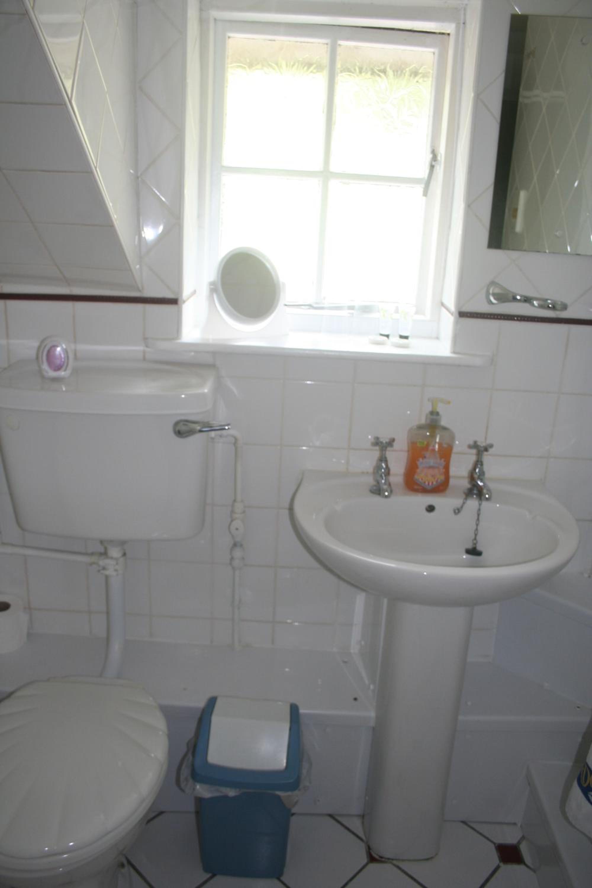 Double Room with Private External Bathroom photo 2