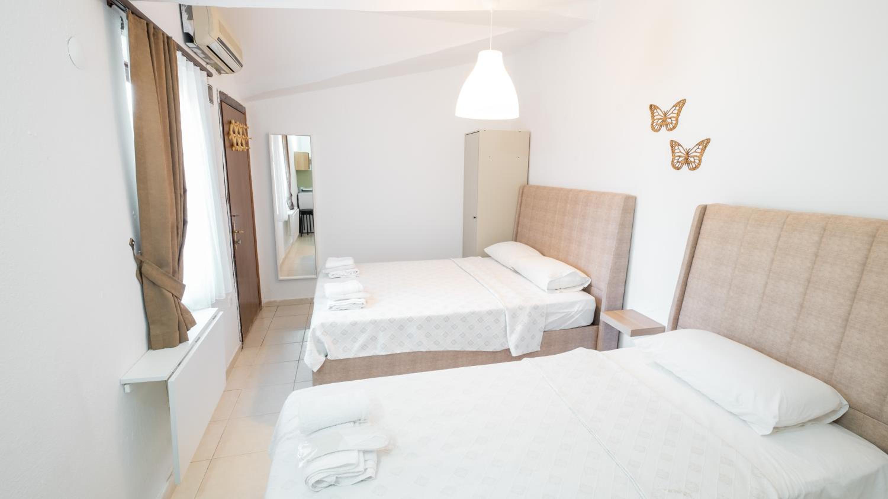 Economy Triple Room photo 1