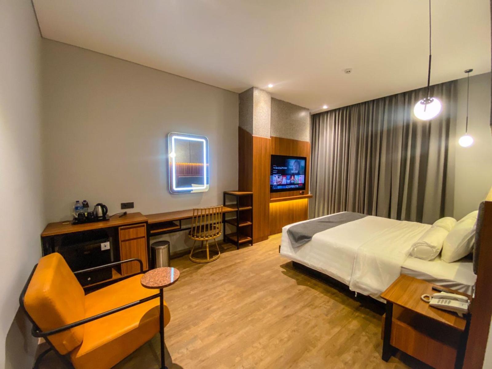 Executive King Room - Photo 6