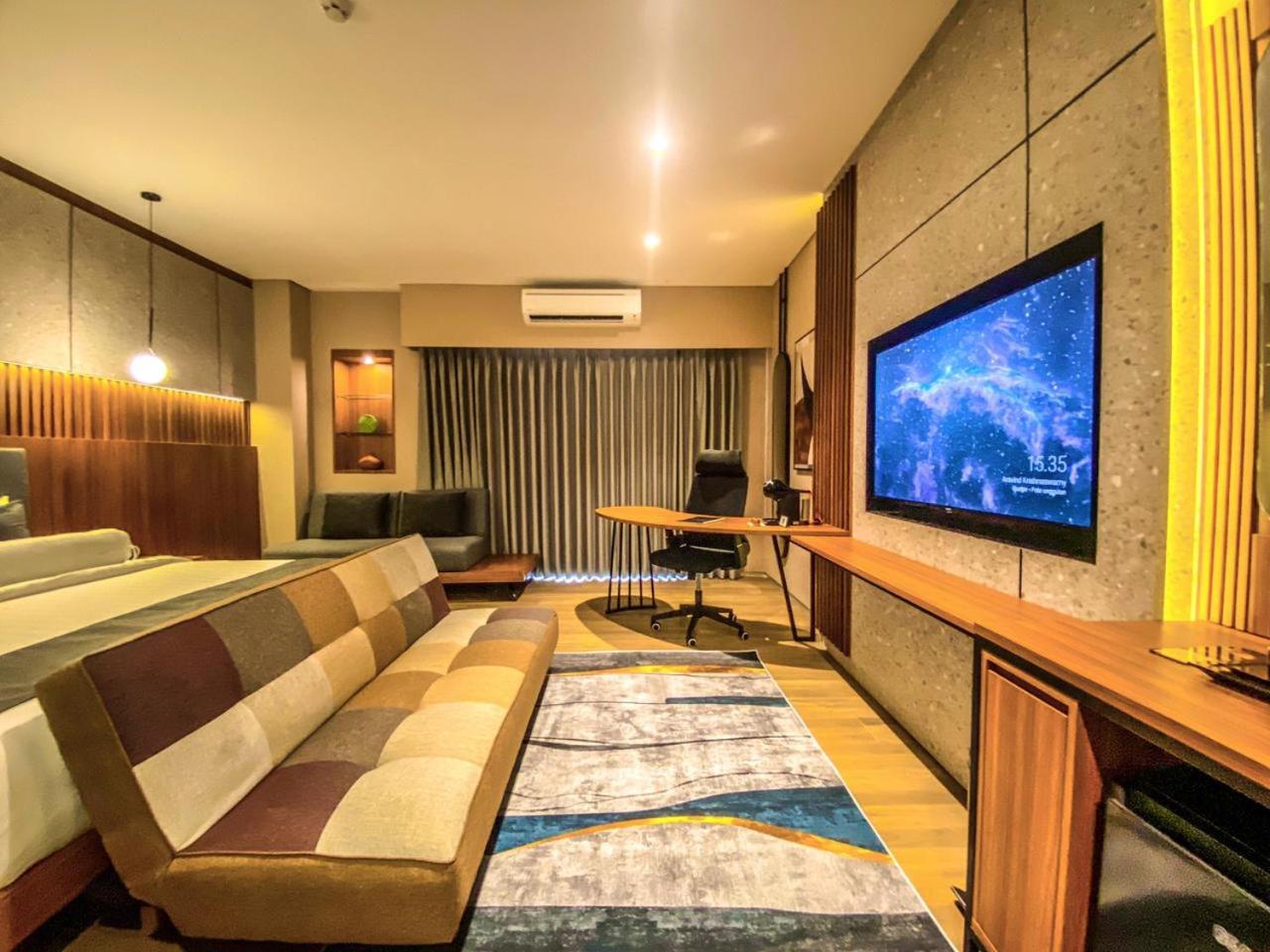Suite - Photo 5