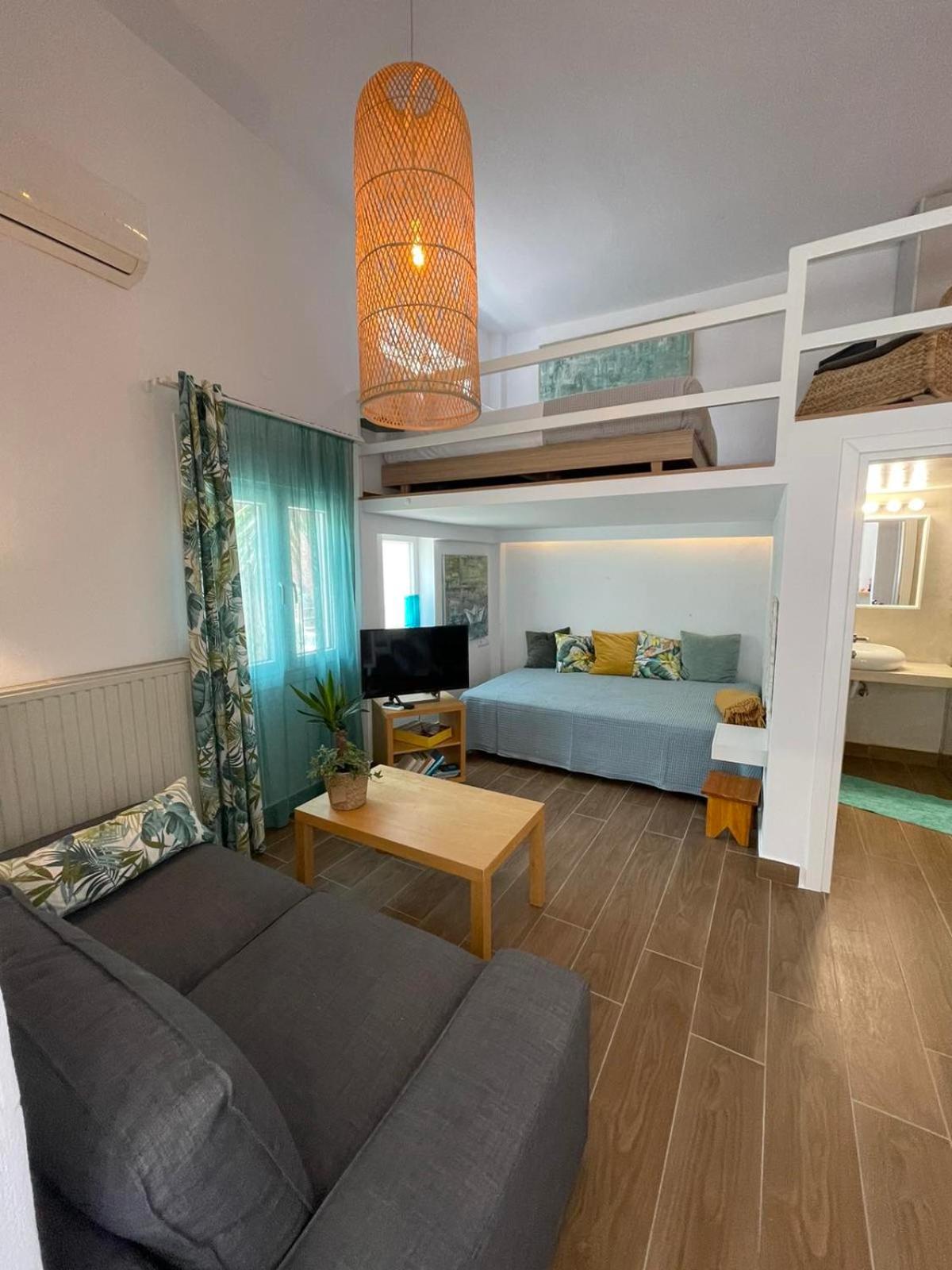 Two-Bedroom House photo 2