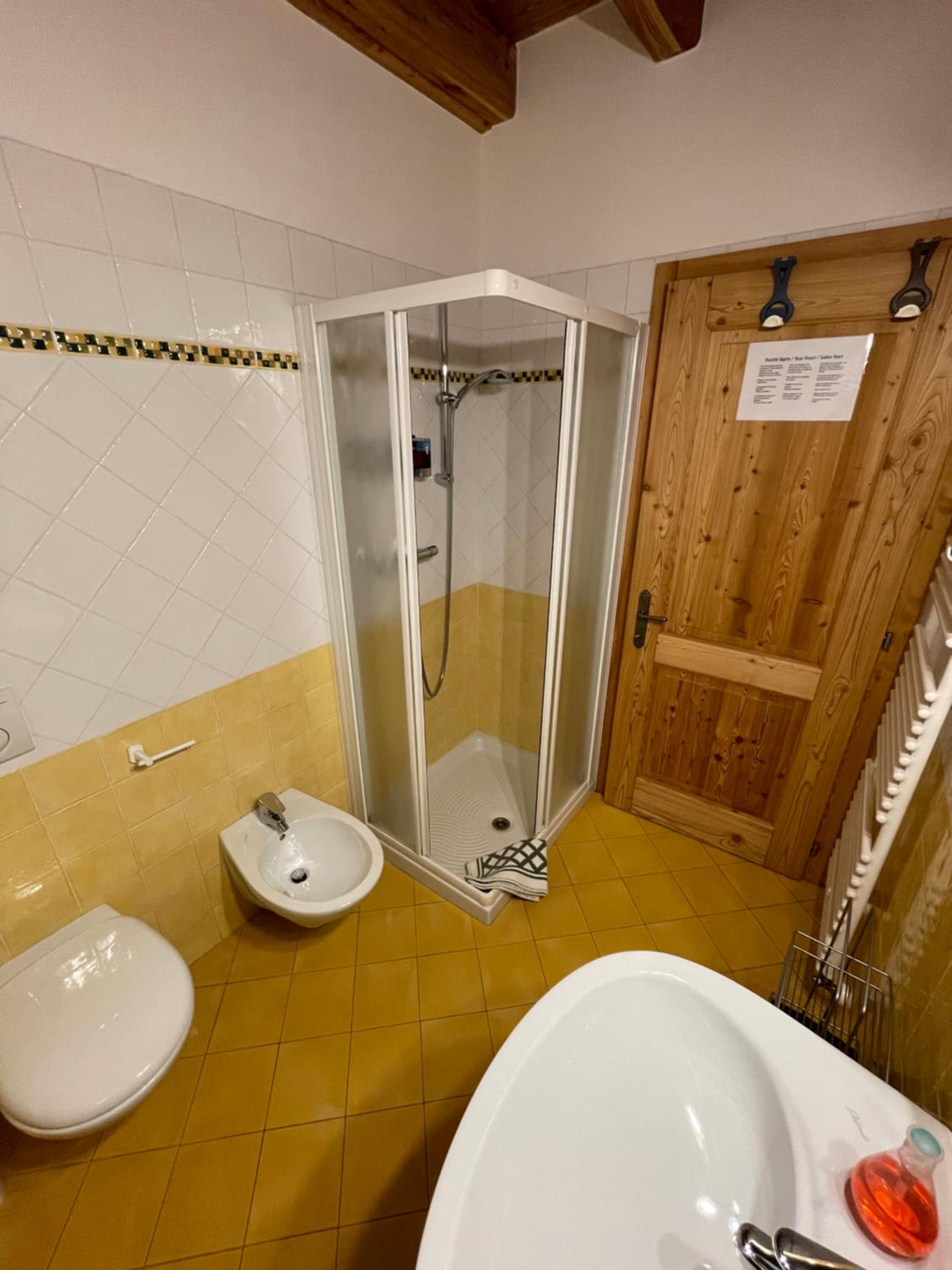 Double Room with Private Bathroom - Photo 3