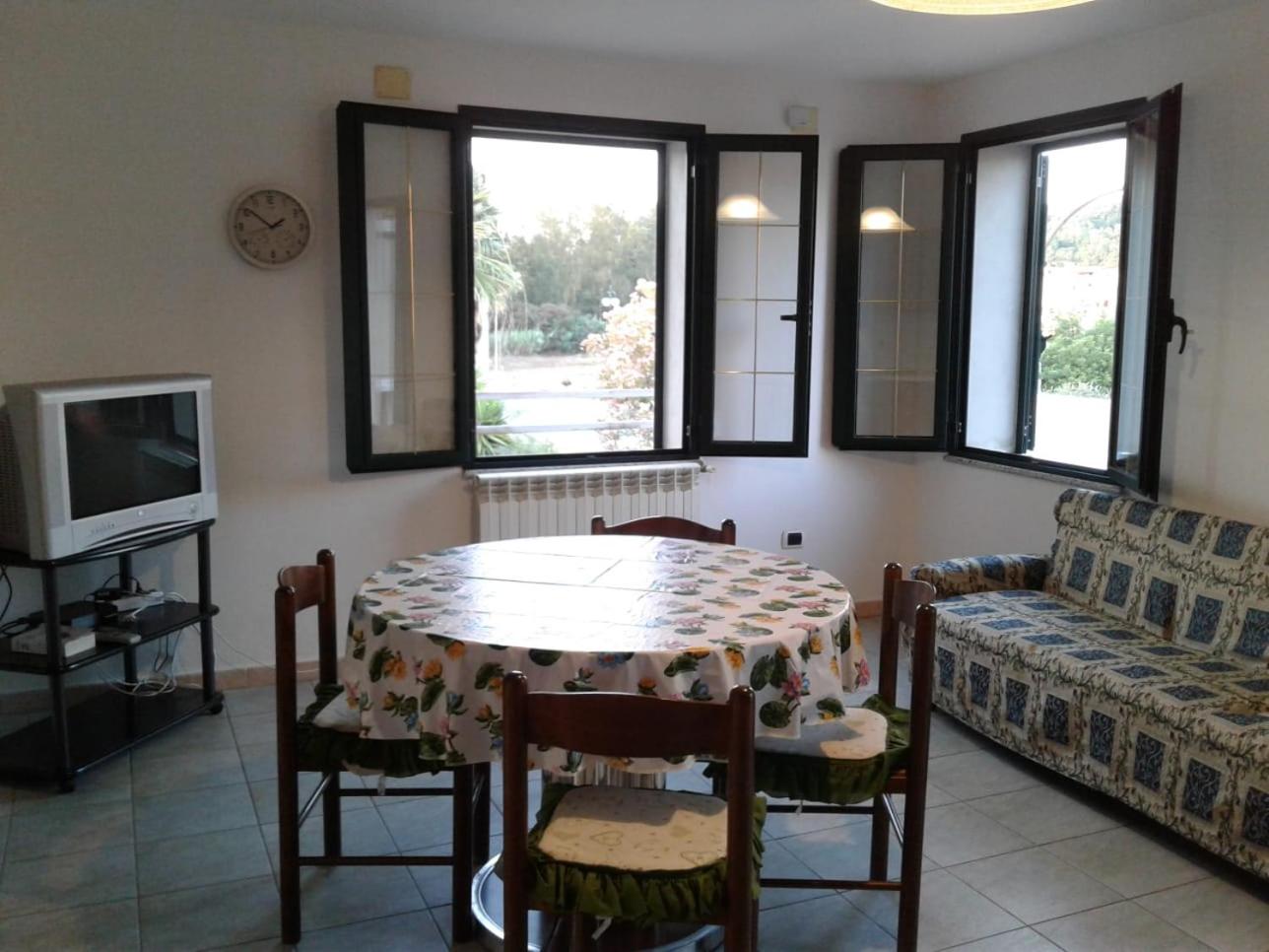 One-Bedroom House photo 2