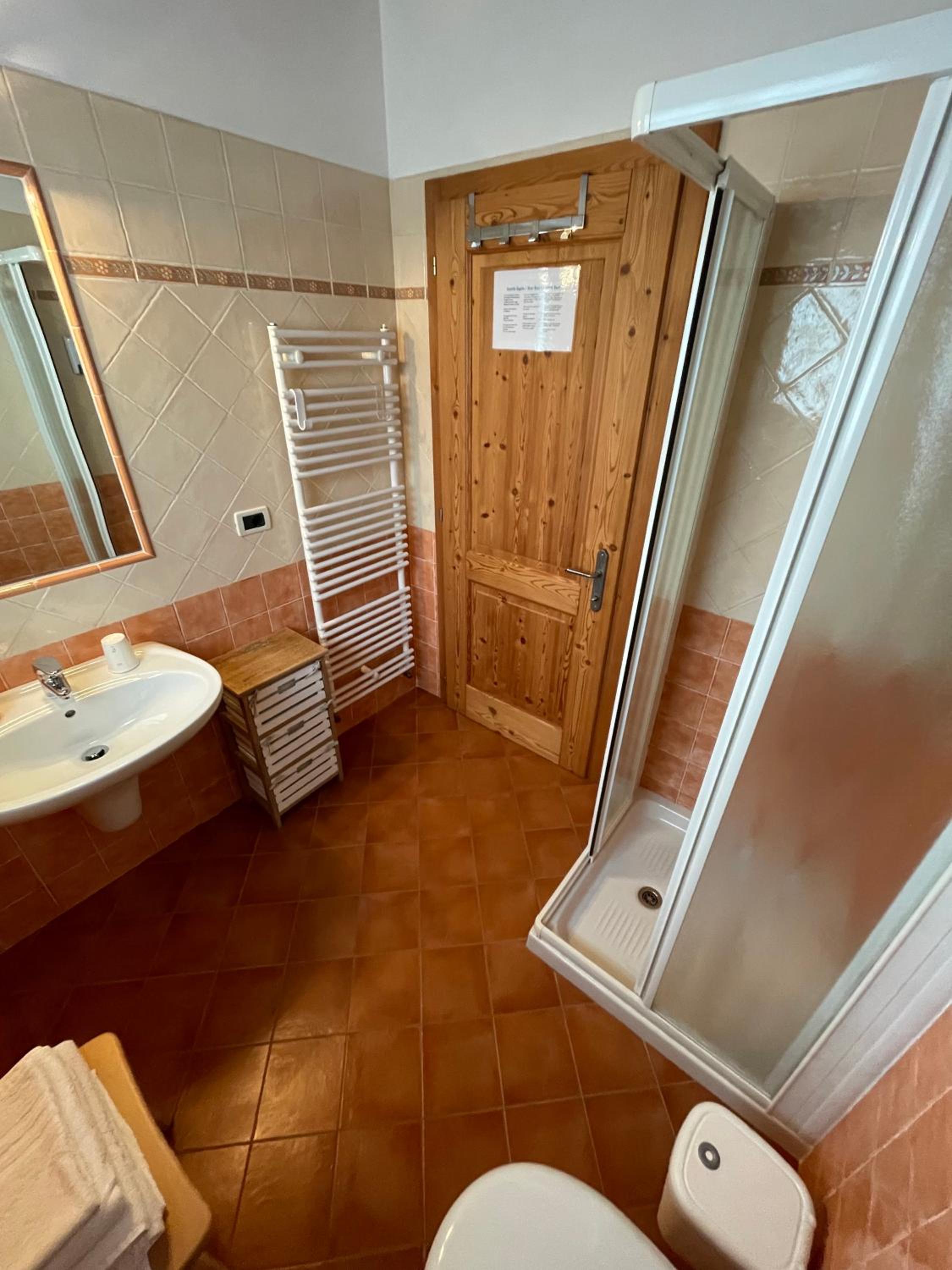 Triple Room with Private Bathroom - Photo 4