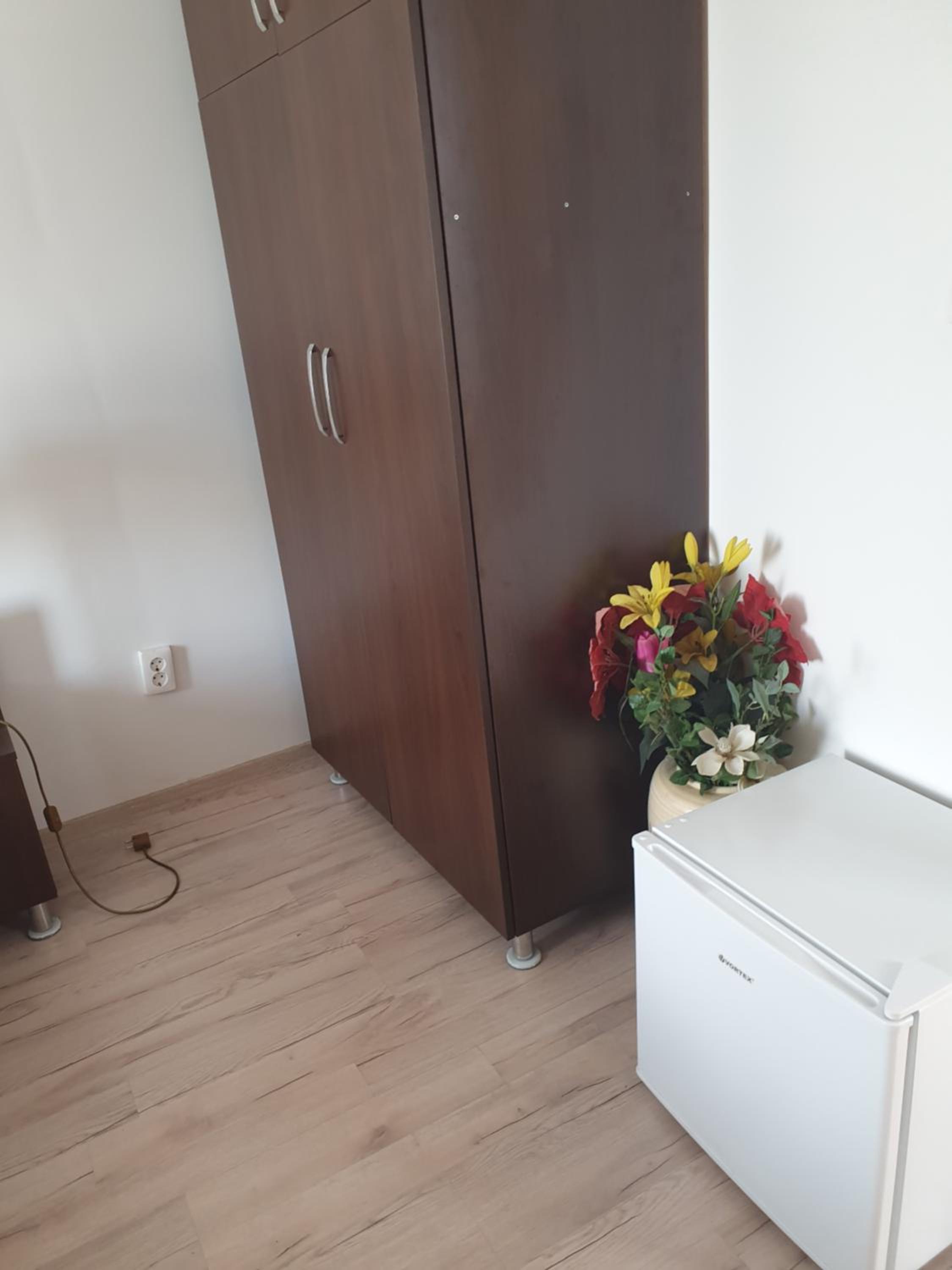 Standard Double Room with Private Bathroom - Photo 4