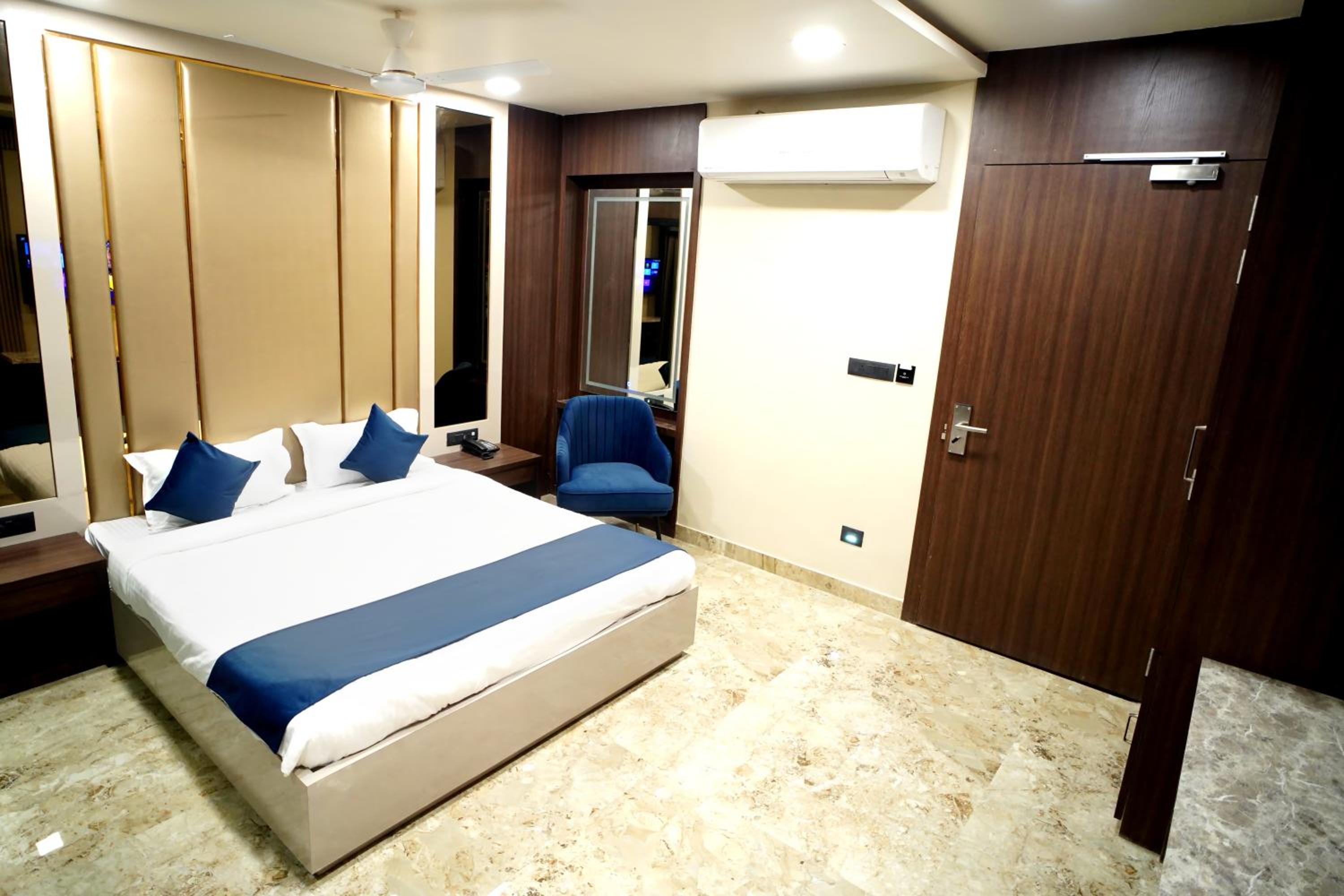Deluxe Triple Room - Photo 3