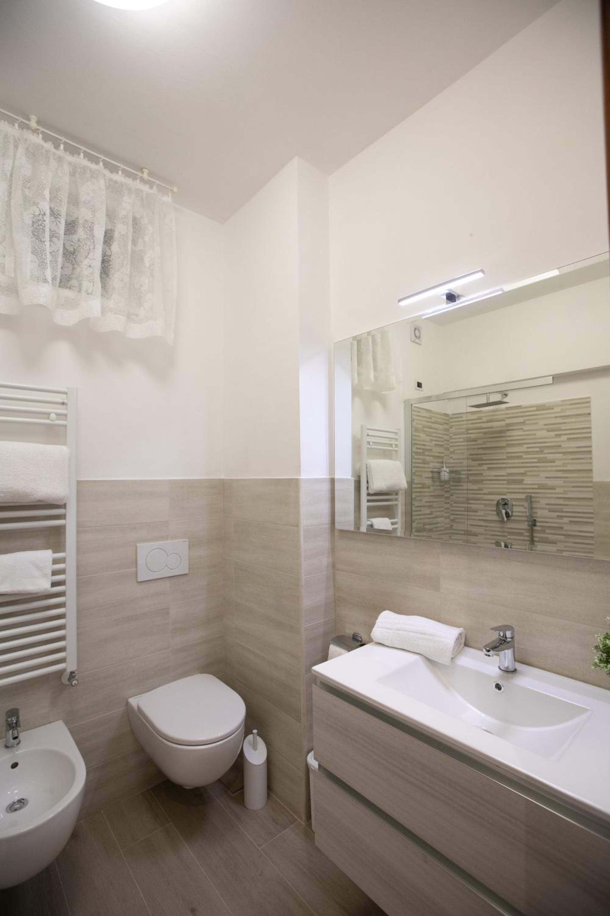 Twin Room with Private External Bathroom photo 3
