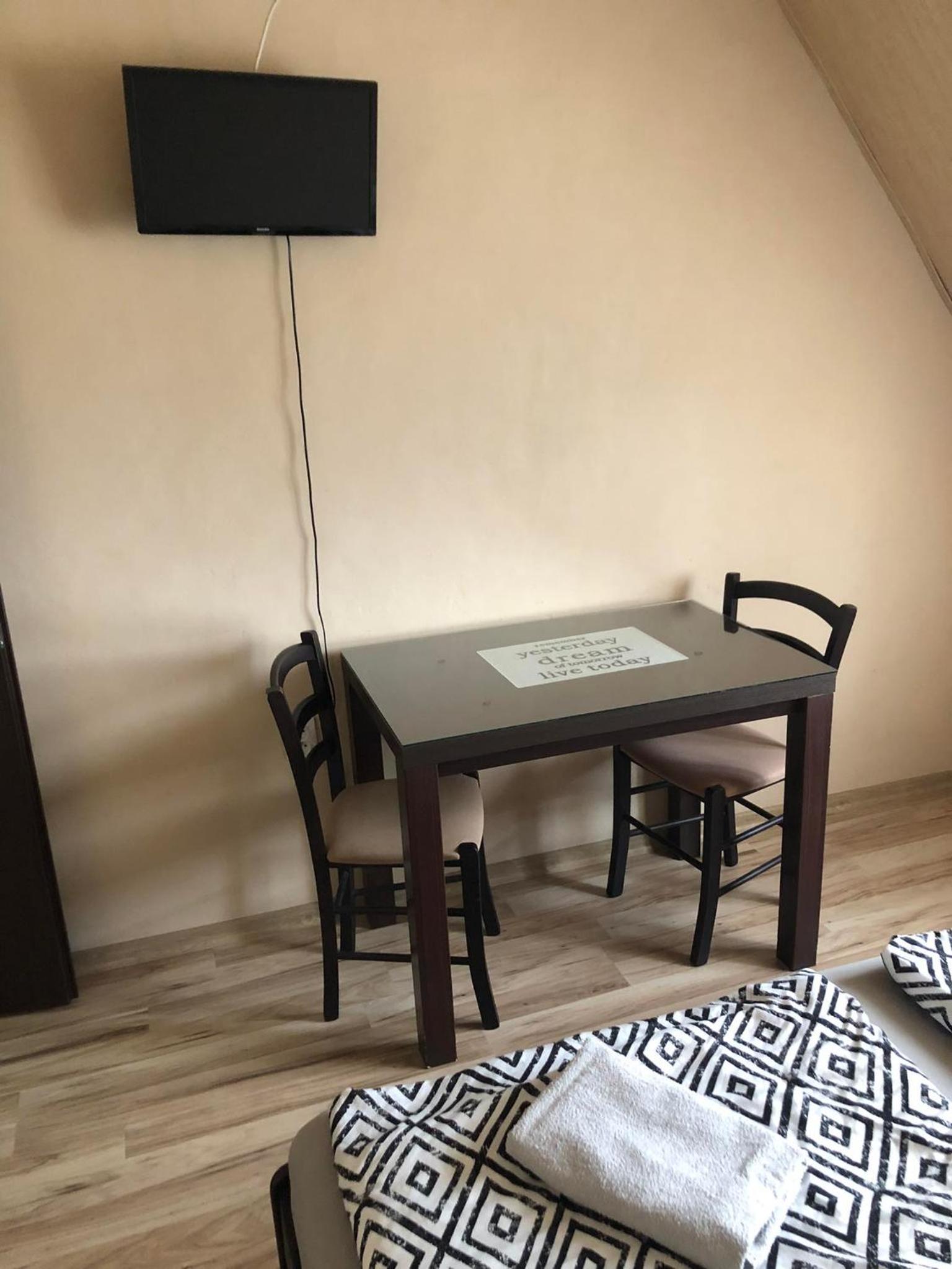 Double Room with Private Bathroom - Photo 2