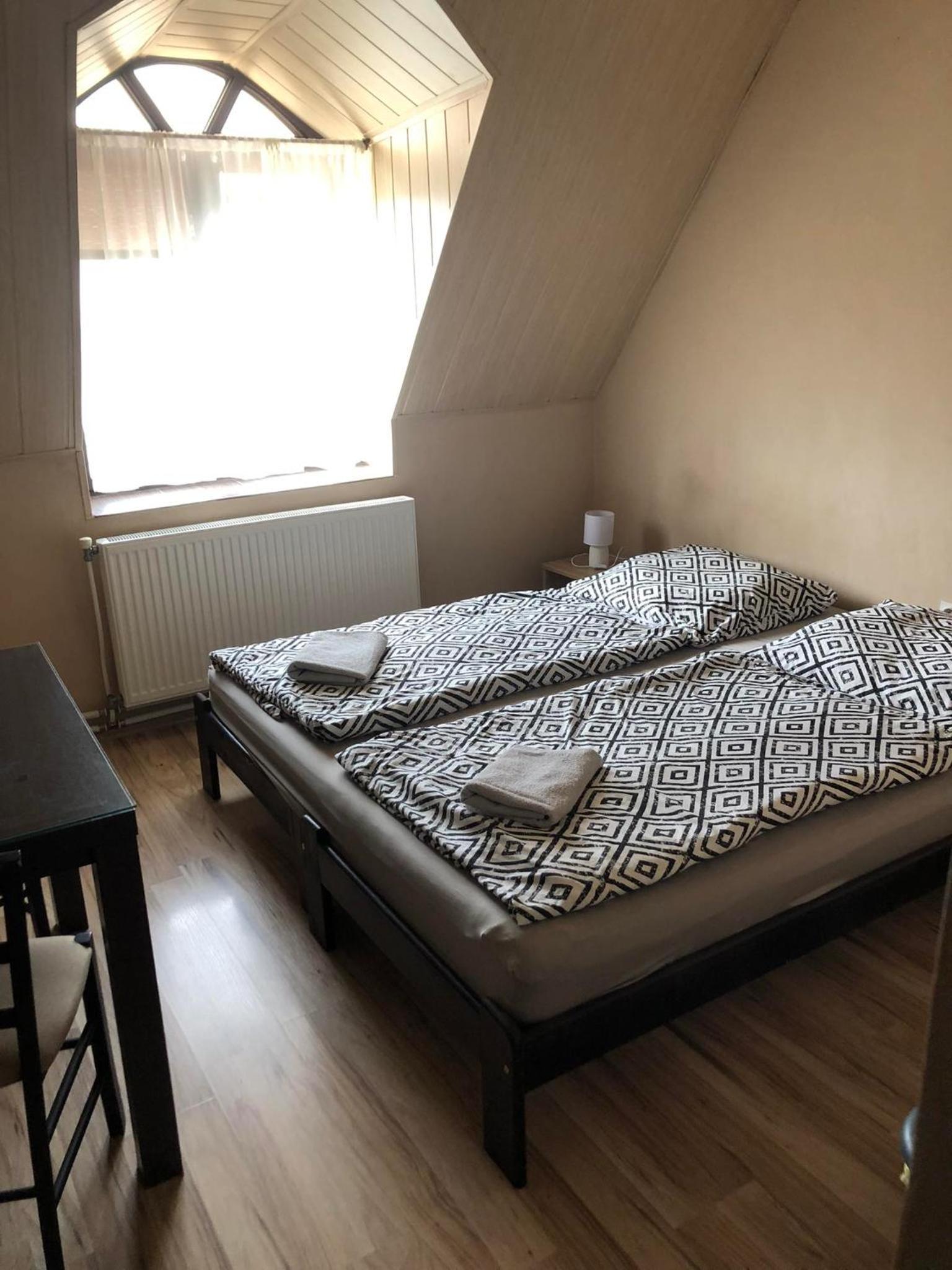 Double Room with Private Bathroom - Photo 1
