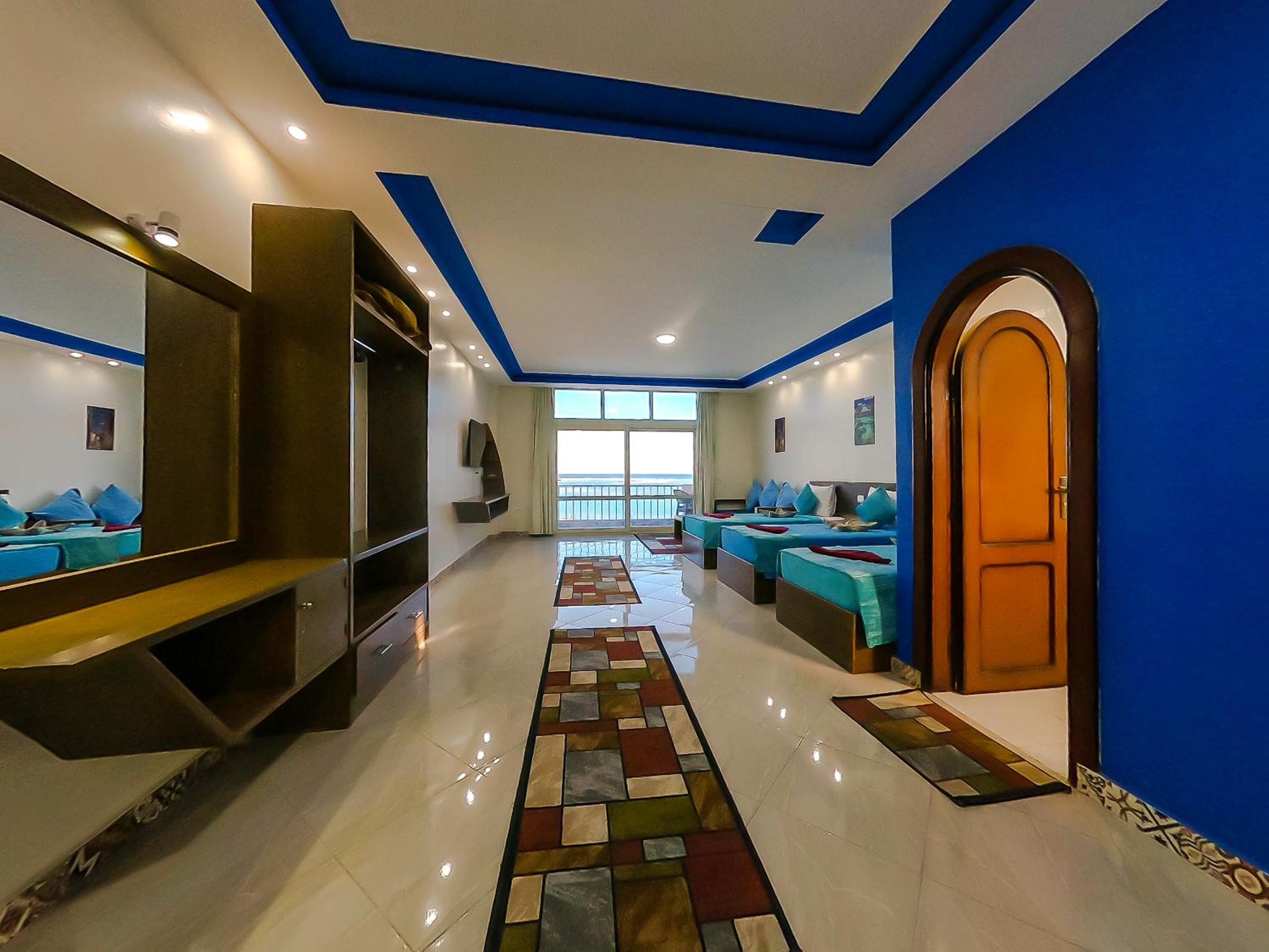 Suite with Sea View - Photo 9
